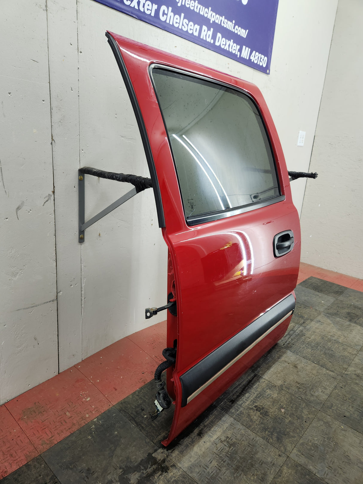 1999-2007 Chevrolet Silverado / GMC Sierra 1500 2500 3500 HD Rear Driver side LH Crew Cab rear door