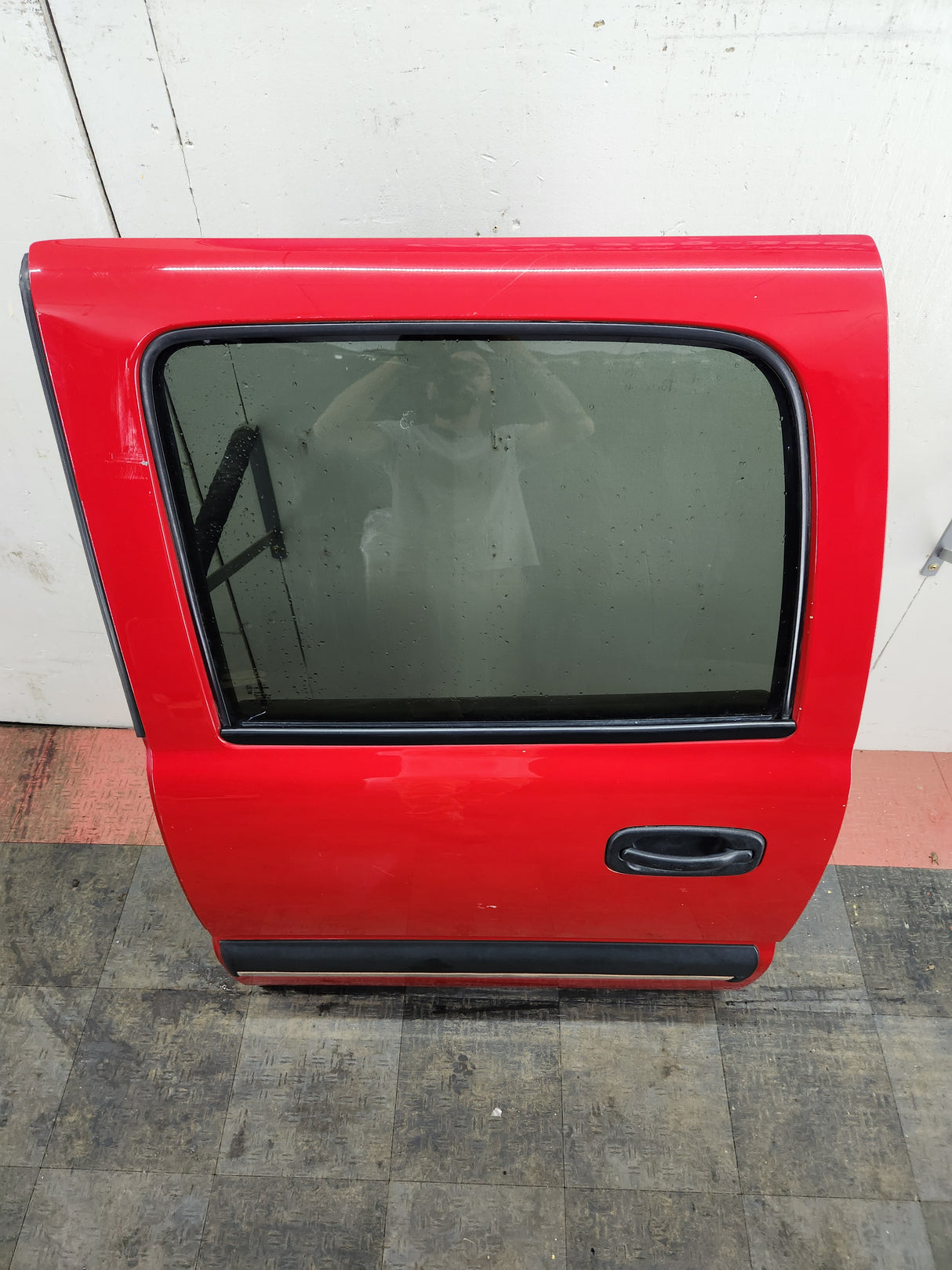 1999-2007 Chevrolet Silverado / GMC Sierra 1500 2500 3500 HD Rear Driver side LH Crew Cab rear door