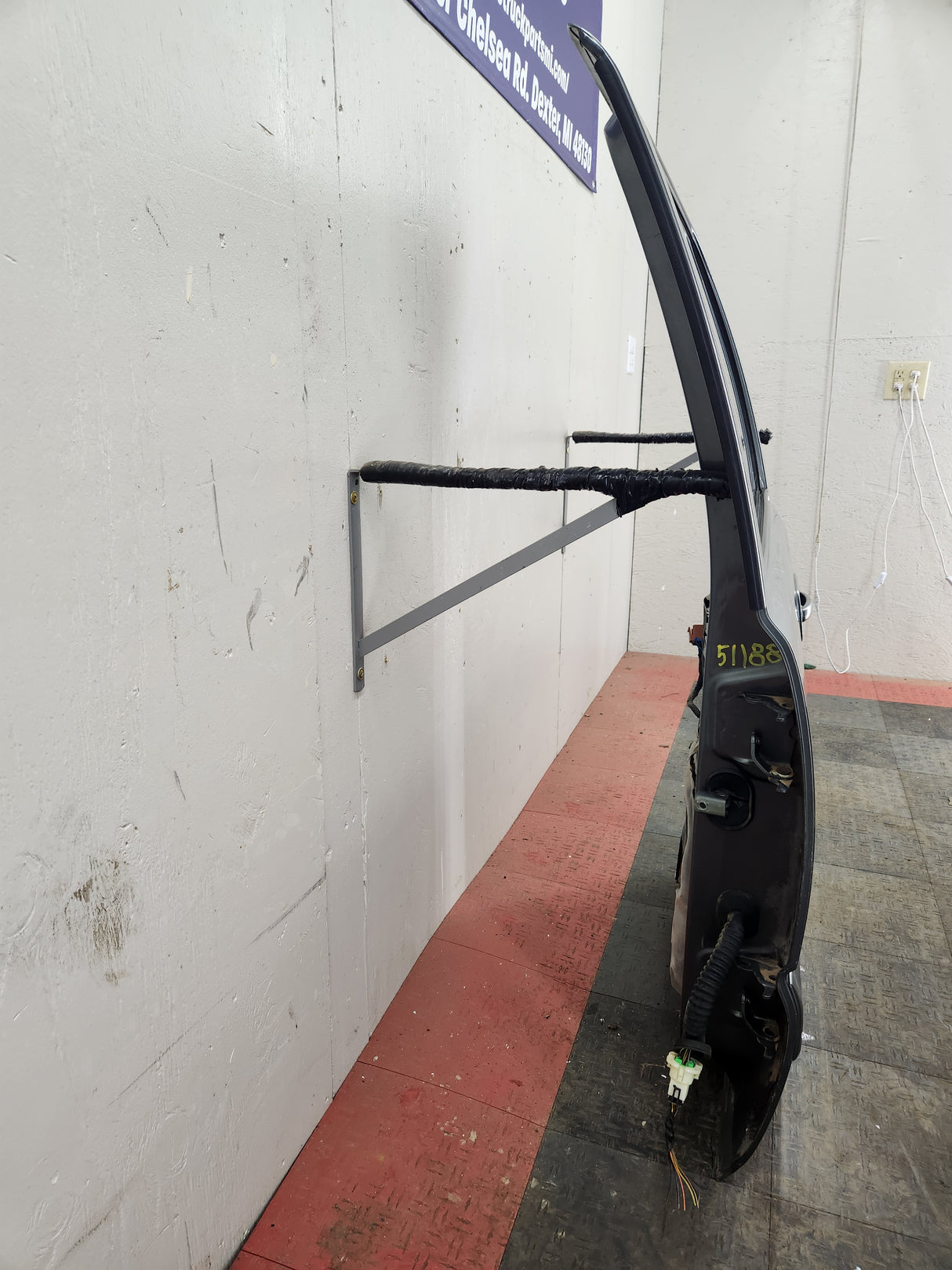 1999-2007 Chevrolet Silverado / GMC Sierra 1500 2500 3500 HD Driver side LH Crew Cab rear door