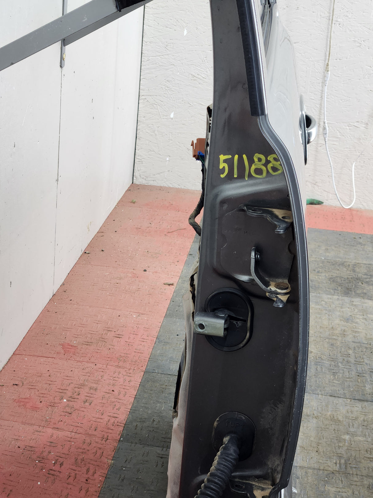 1999-2007 Chevrolet Silverado / GMC Sierra 1500 2500 3500 HD Driver side LH Crew Cab rear door