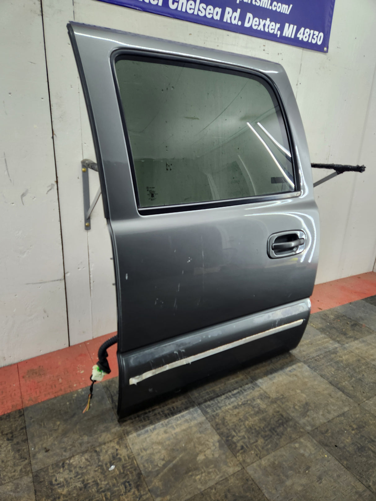 1999-2007 Chevrolet Silverado / GMC Sierra 1500 2500 3500 HD Driver side LH Crew Cab rear door