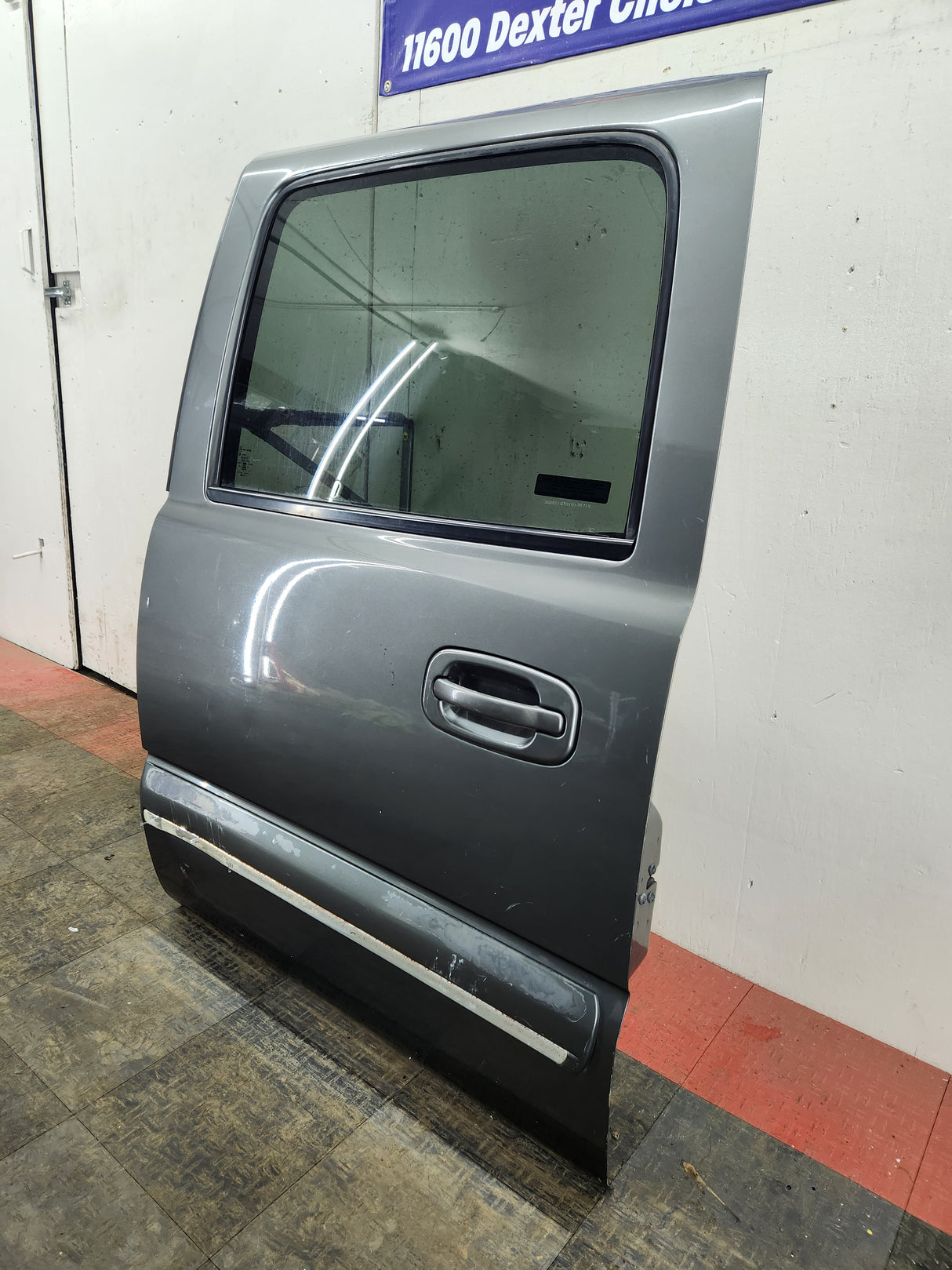 1999-2007 Chevrolet Silverado / GMC Sierra 1500 2500 3500 HD Driver side LH Crew Cab rear door