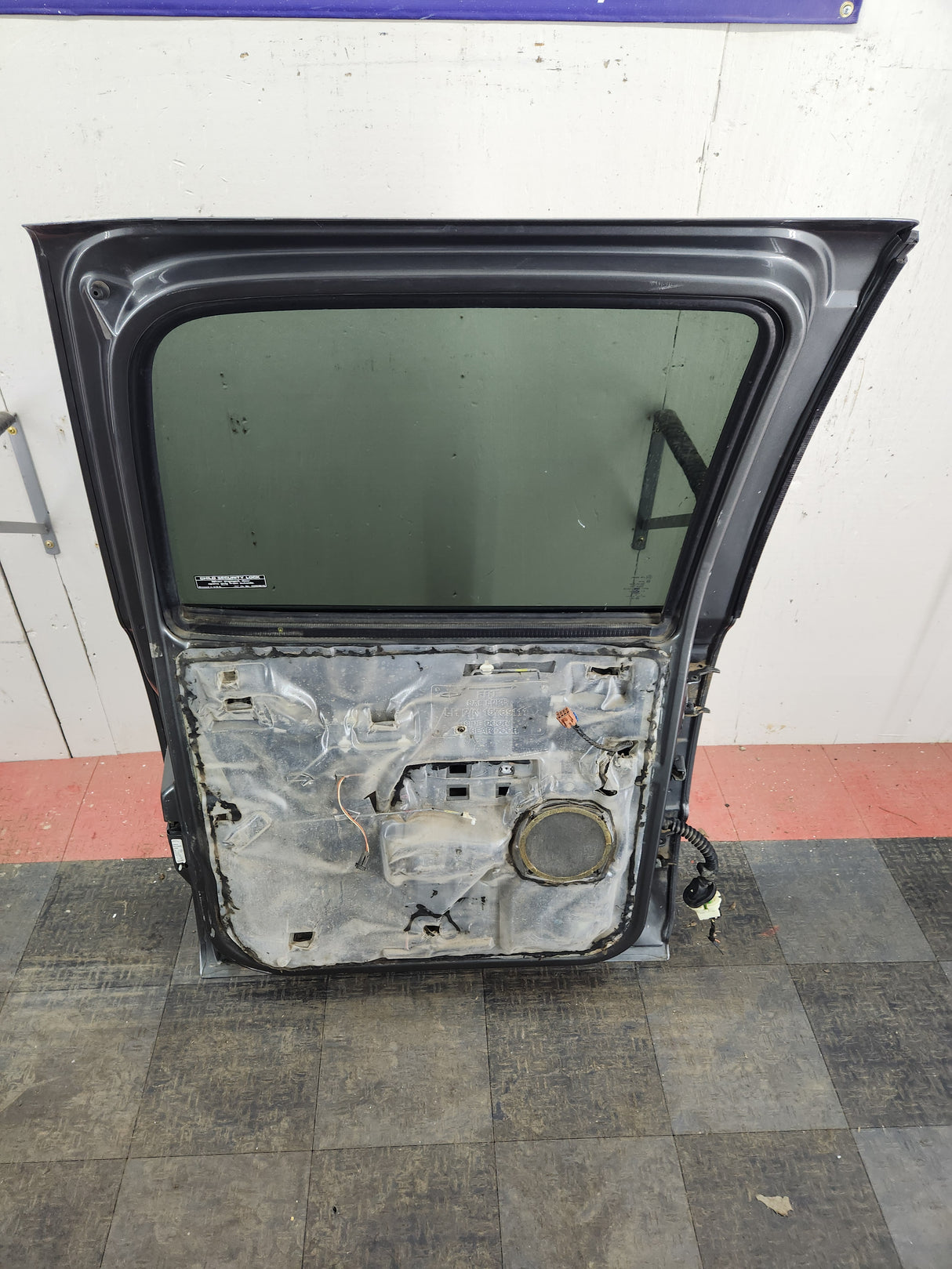 1999-2007 Chevrolet Silverado / GMC Sierra 1500 2500 3500 HD Driver side LH Crew Cab rear door