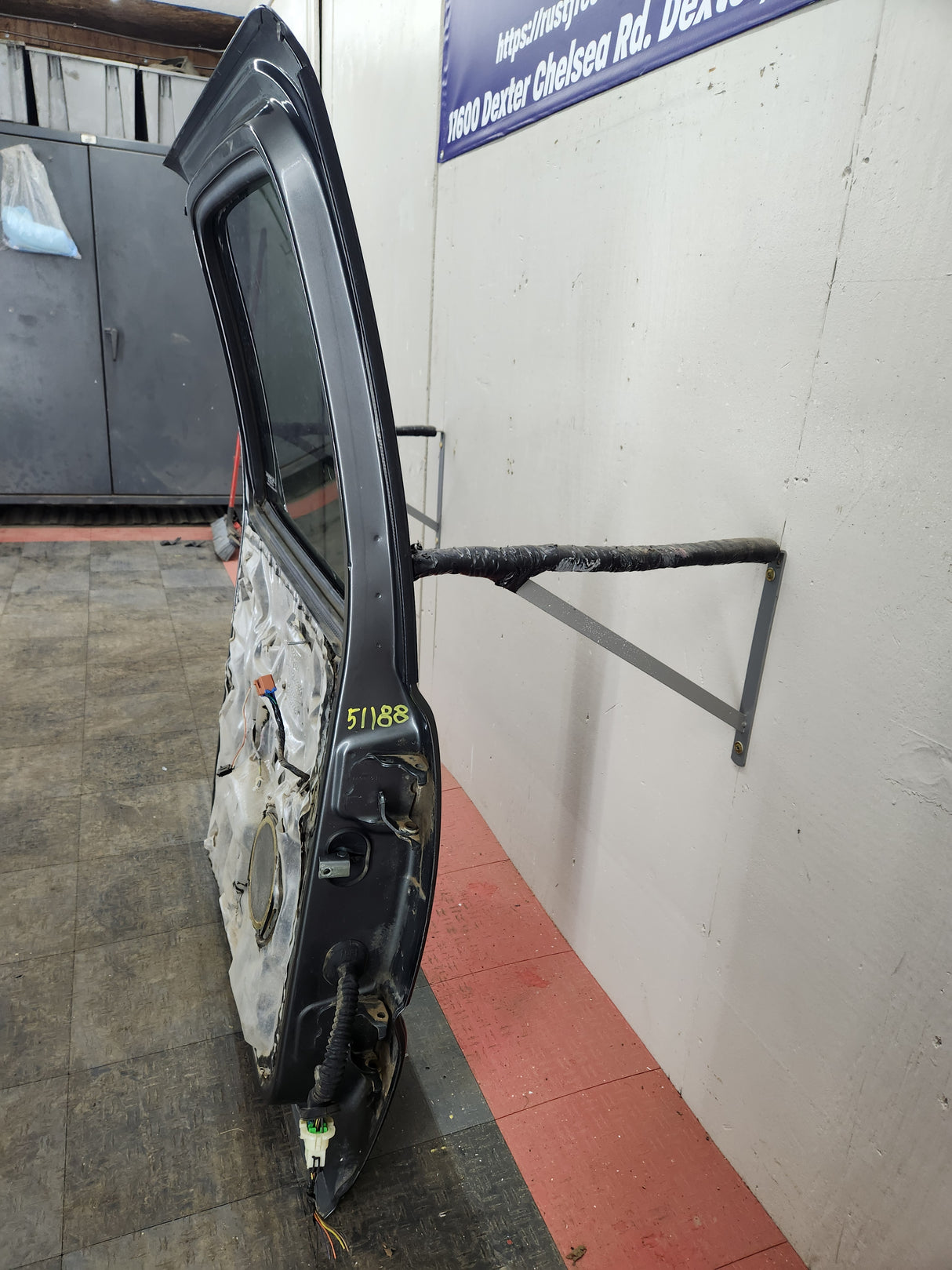 1999-2007 Chevrolet Silverado / GMC Sierra 1500 2500 3500 HD Driver side LH Crew Cab rear door