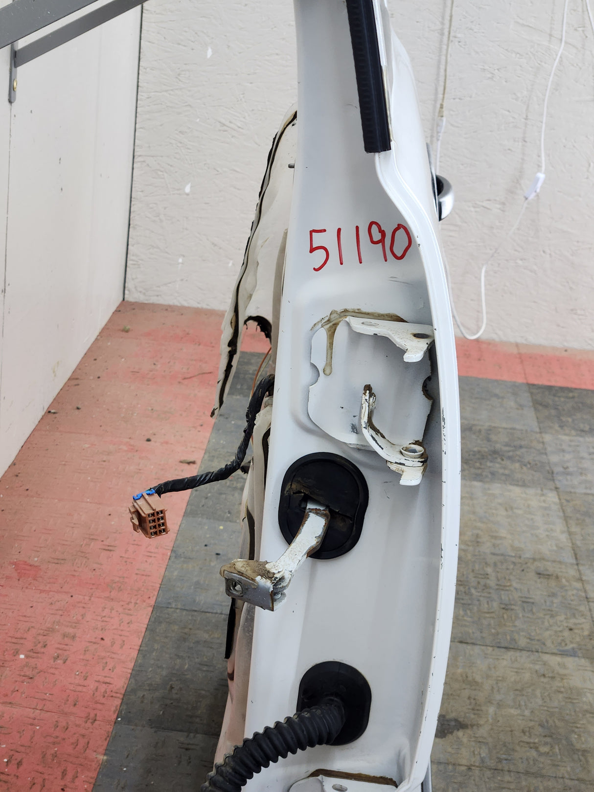 1999-2007 Chevrolet Silverado / GMC Sierra 1500 2500 3500 HD Driver side LH Crew Cab rear door