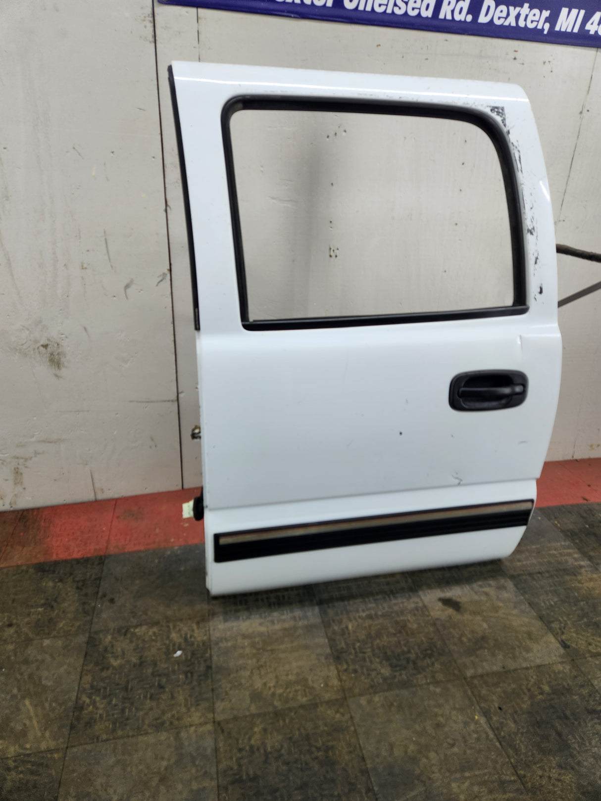 1999-2007 Chevrolet Silverado / GMC Sierra 1500 2500 3500 HD Driver side LH Crew Cab rear door