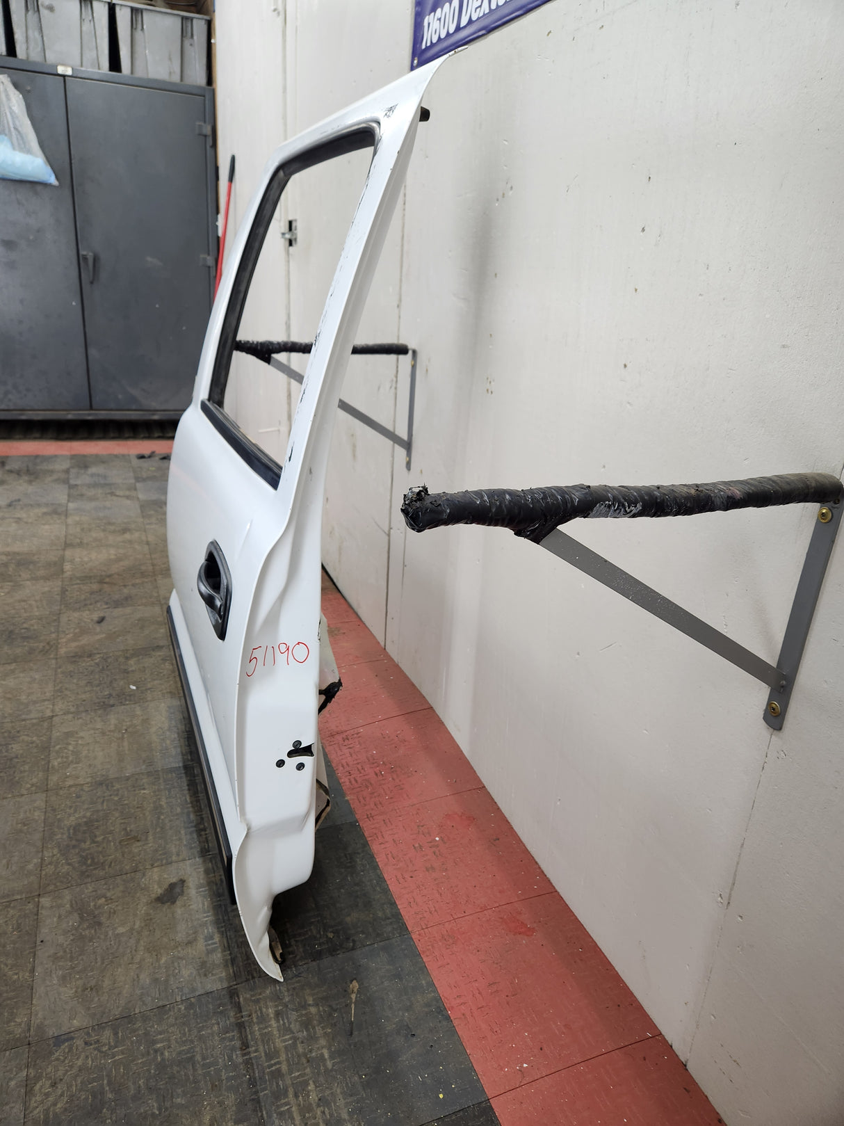 1999-2007 Chevrolet Silverado / GMC Sierra 1500 2500 3500 HD Driver side LH Crew Cab rear door