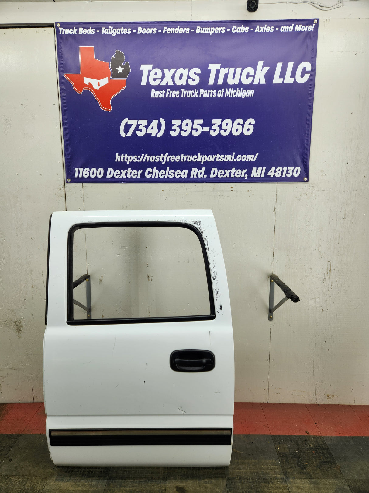 1999-2007 Chevrolet Silverado / GMC Sierra 1500 2500 3500 HD Driver side LH Crew Cab rear door