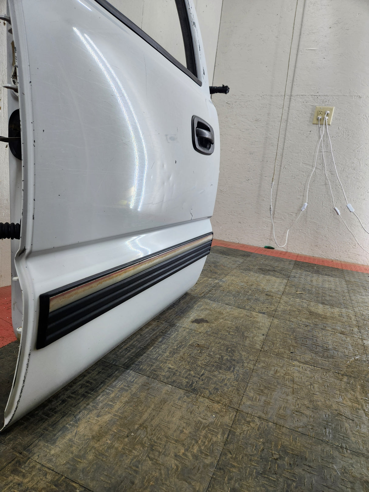 1999-2007 Chevrolet Silverado / GMC Sierra 1500 2500 3500 HD Driver side LH Crew Cab rear door