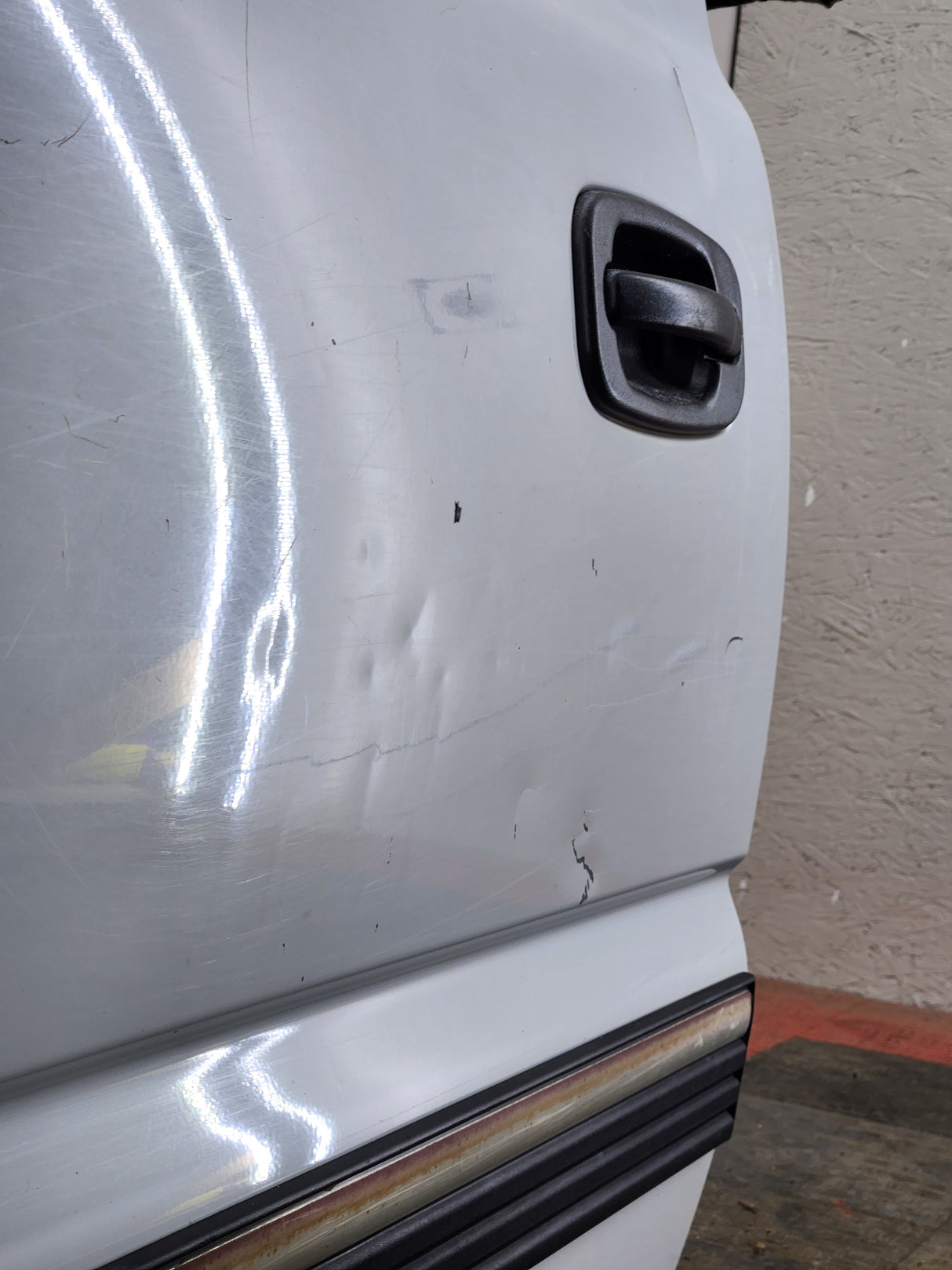 1999-2007 Chevrolet Silverado / GMC Sierra 1500 2500 3500 HD Driver side LH Crew Cab rear door