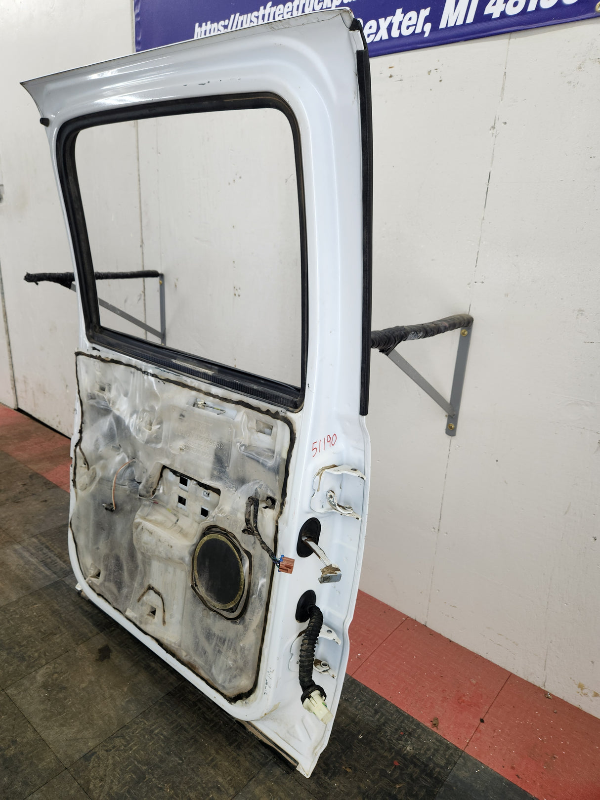 1999-2007 Chevrolet Silverado / GMC Sierra 1500 2500 3500 HD Driver side LH Crew Cab rear door