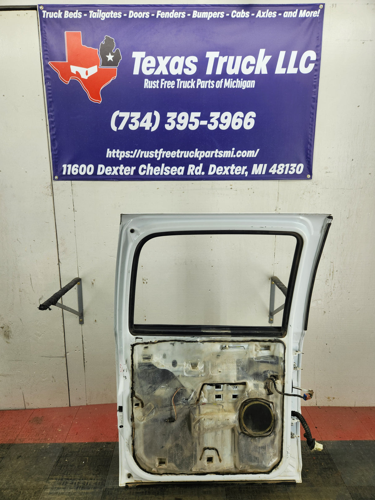 1999-2007 Chevrolet Silverado / GMC Sierra 1500 2500 3500 HD Driver side LH Crew Cab rear door