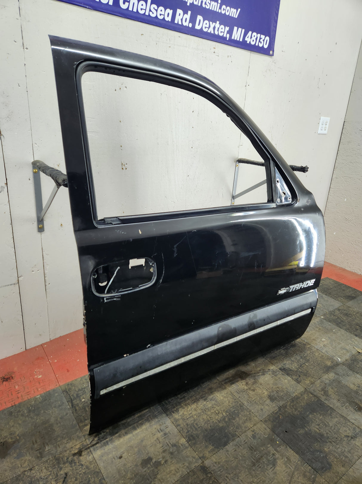 1999-2006 Chevrolet Silverado / GMC Sierra 1500 2500 3500 HD Front Passenger side Door RH