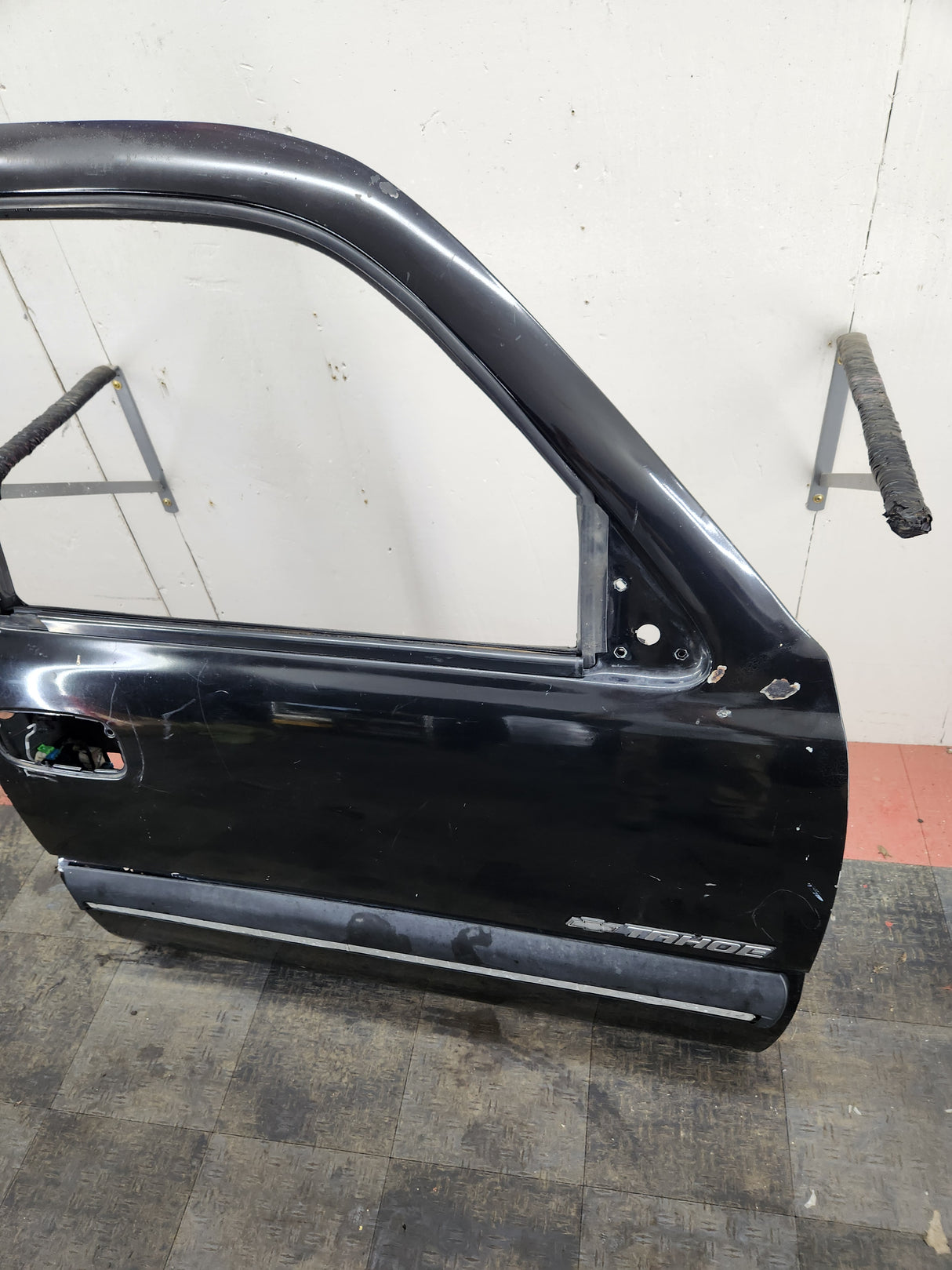 1999-2006 Chevrolet Silverado / GMC Sierra 1500 2500 3500 HD Front Passenger side Door RH