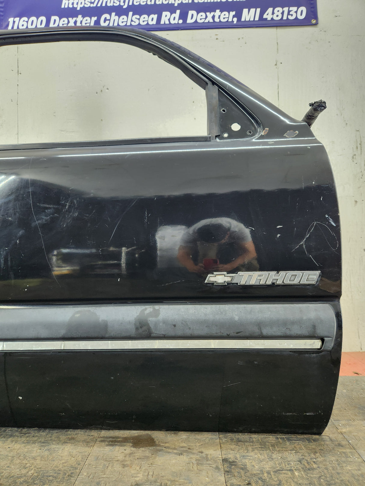 1999-2006 Chevrolet Silverado / GMC Sierra 1500 2500 3500 HD Front Passenger side Door RH