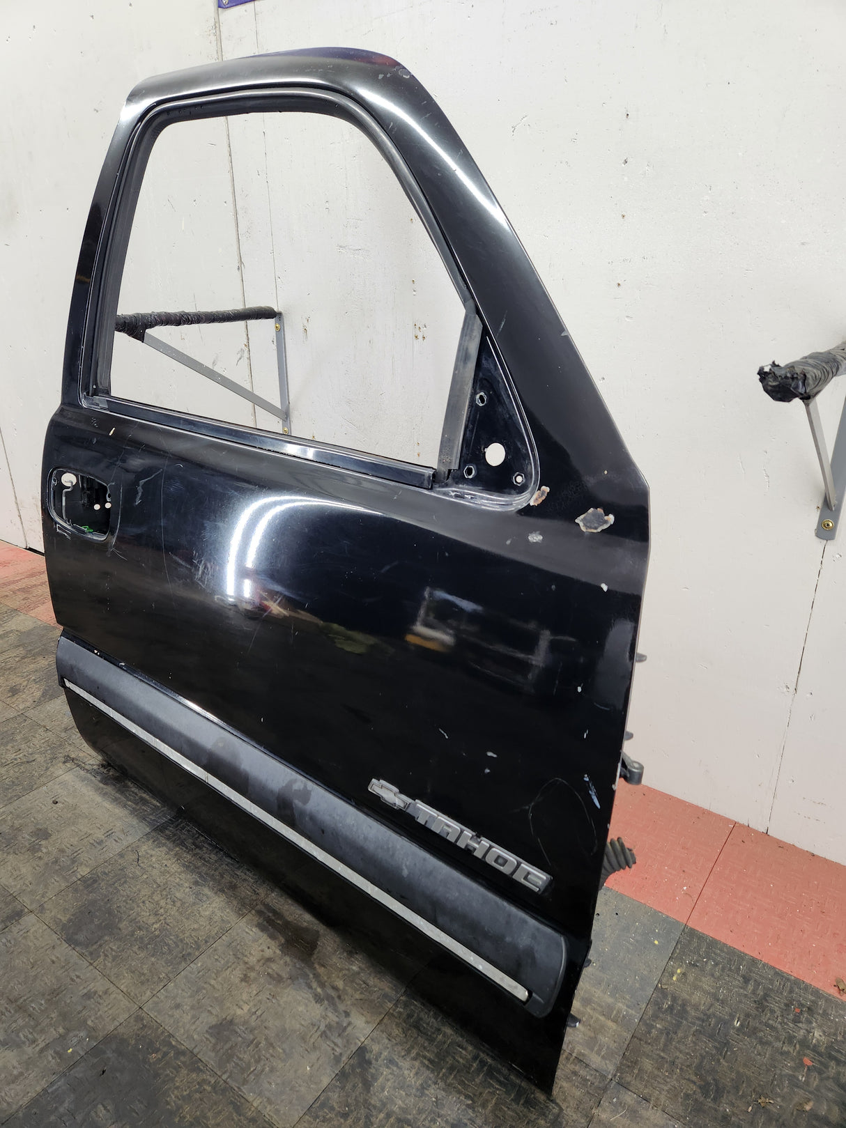 1999-2006 Chevrolet Silverado / GMC Sierra 1500 2500 3500 HD Front Passenger side Door RH