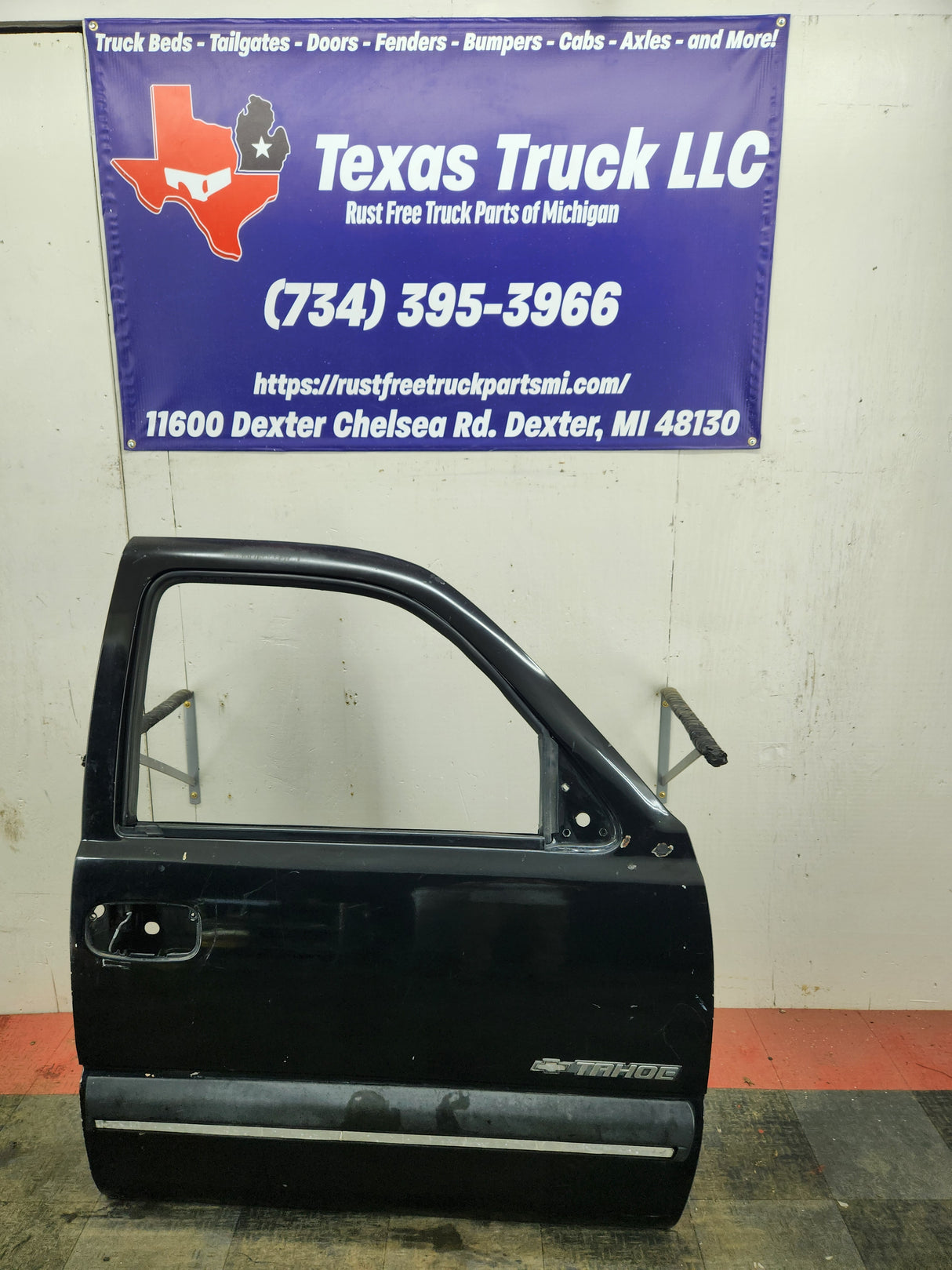 1999-2006 Chevrolet Silverado / GMC Sierra 1500 2500 3500 HD Front Passenger side Door RH