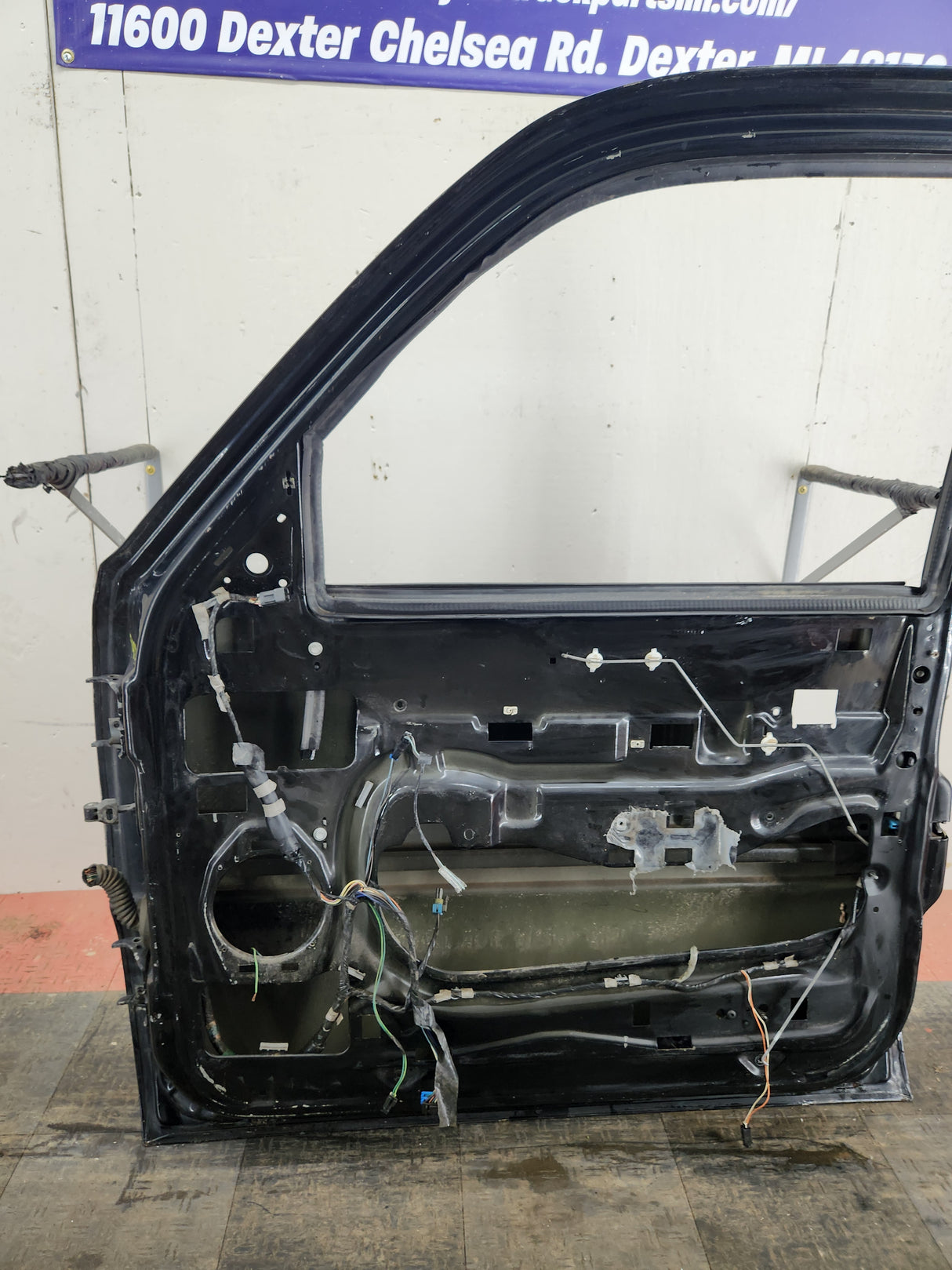 1999-2006 Chevrolet Silverado / GMC Sierra 1500 2500 3500 HD Front Passenger side Door RH