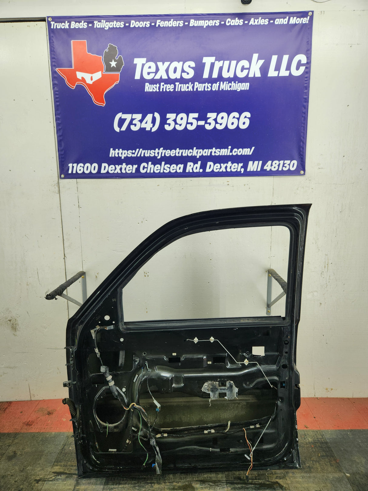 1999-2006 Chevrolet Silverado / GMC Sierra 1500 2500 3500 HD Front Passenger side Door RH