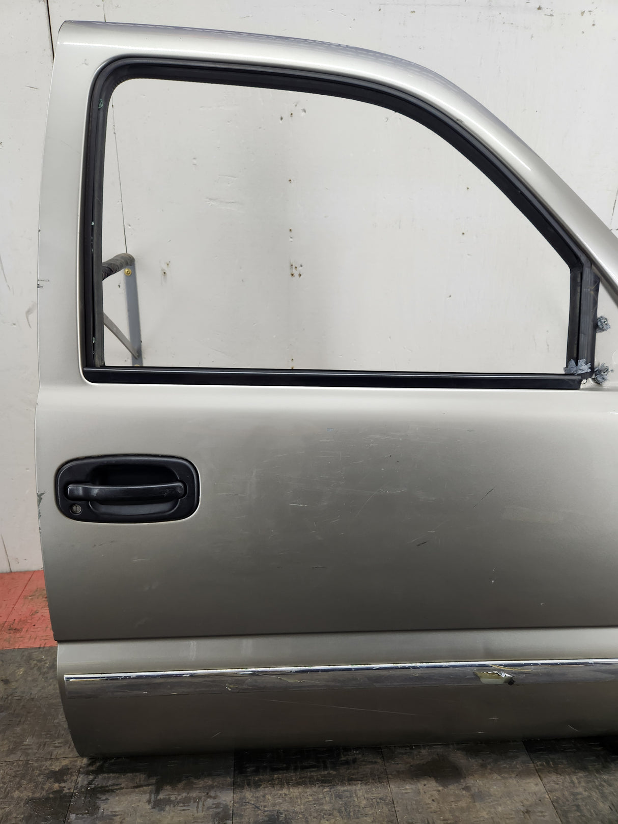 1999-2006 Chevrolet Silverado / GMC Sierra 1500 2500 3500 HD Front Passenger side Door RH