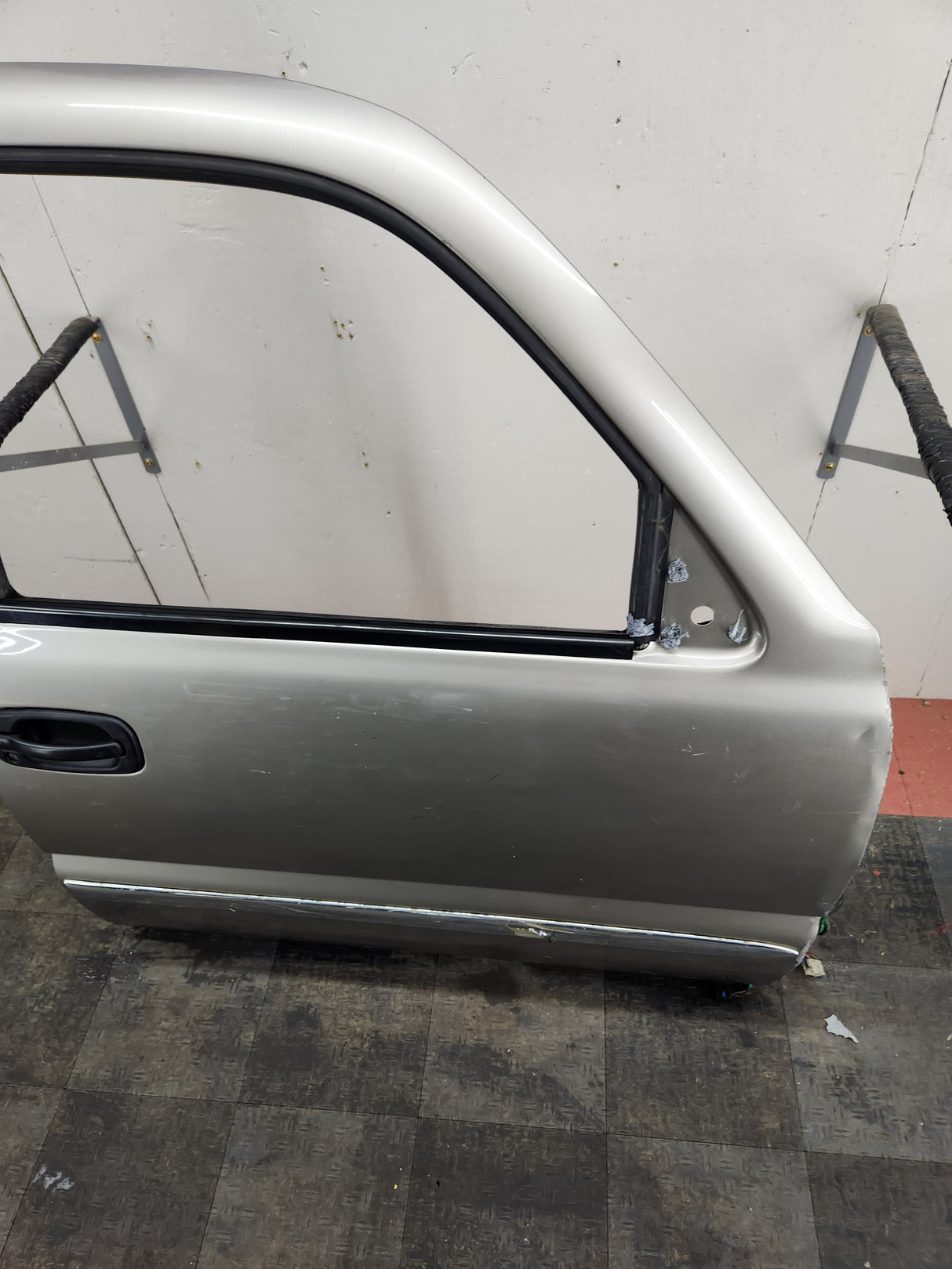 1999-2006 Chevrolet Silverado / GMC Sierra 1500 2500 3500 HD Front Passenger side Door RH
