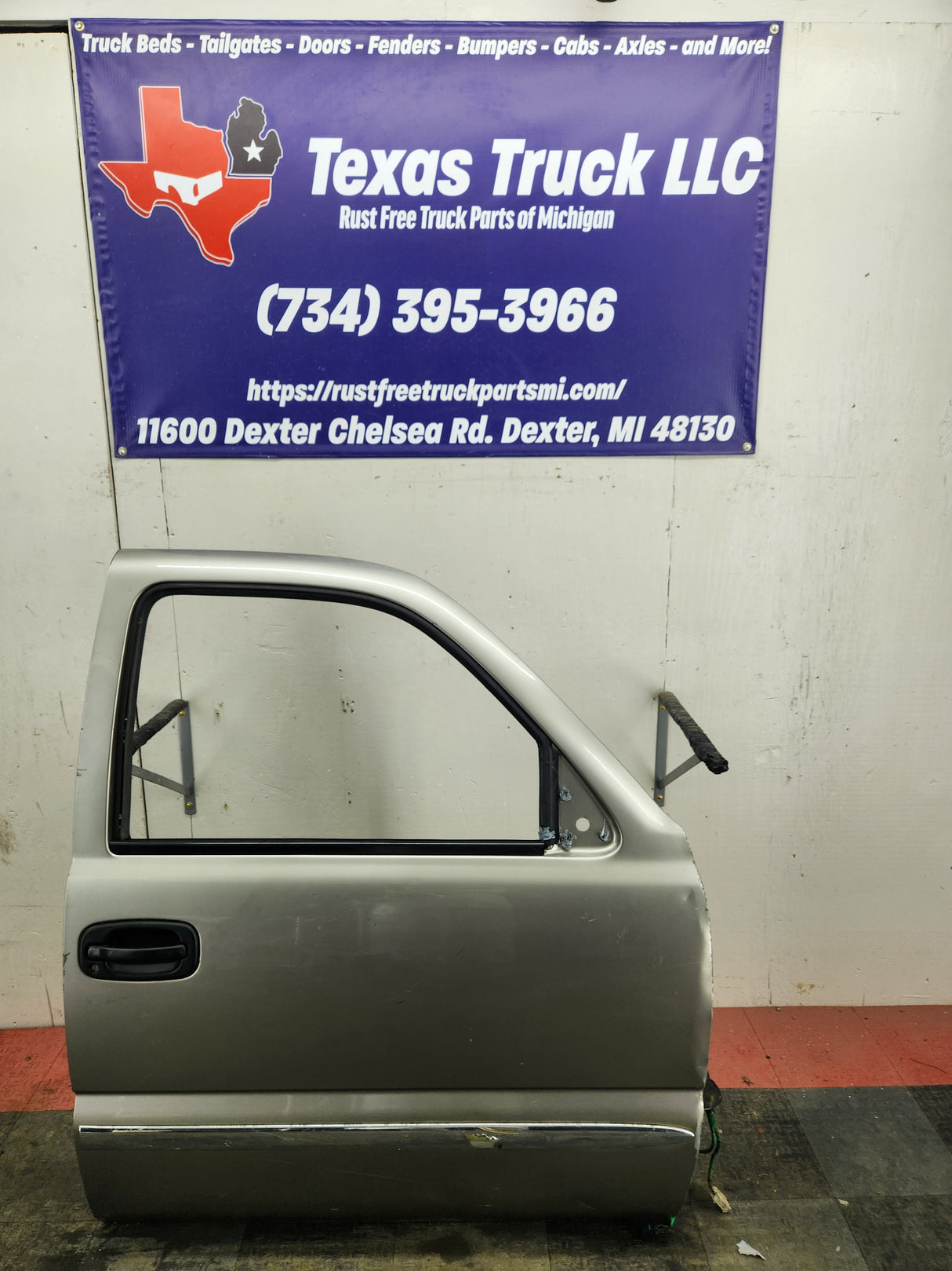 1999-2006 Chevrolet Silverado / GMC Sierra 1500 2500 3500 HD Front Passenger side Door RH