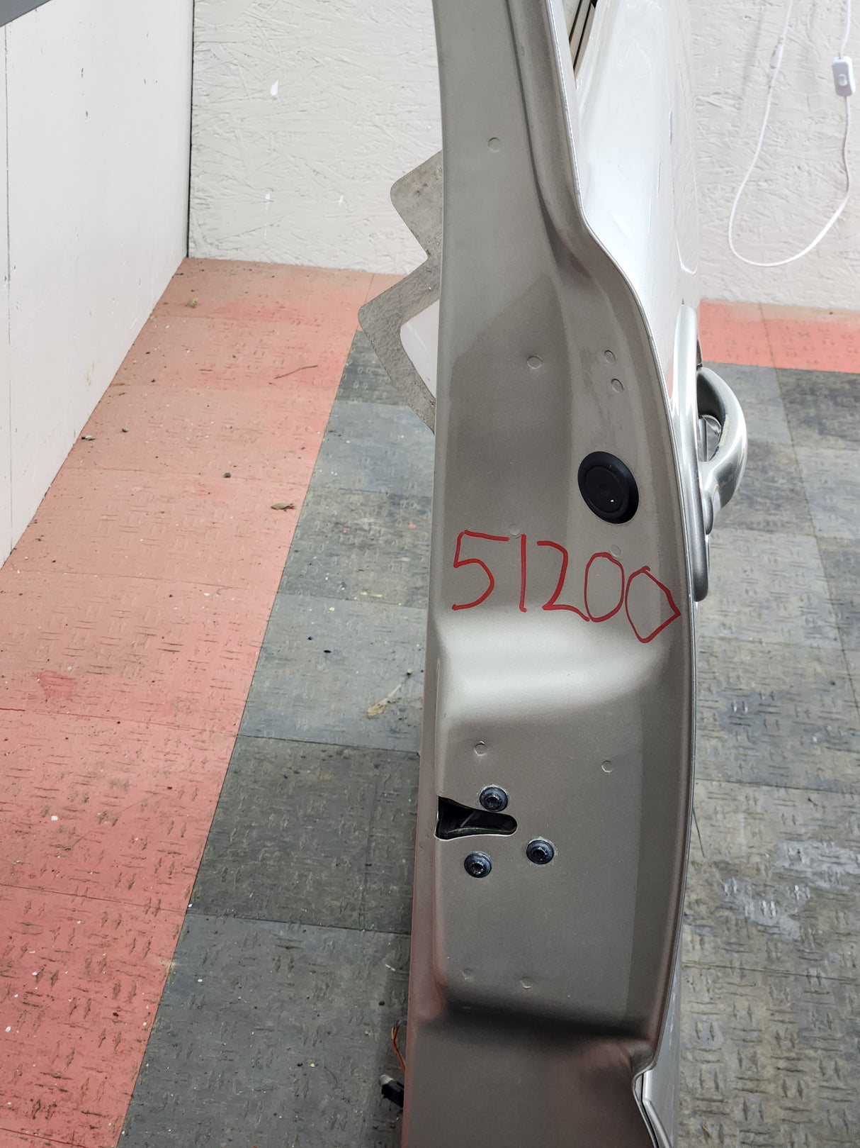 1999-2006 Chevrolet Silverado / GMC Sierra 1500 2500 3500 HD Front Passenger side Door RH