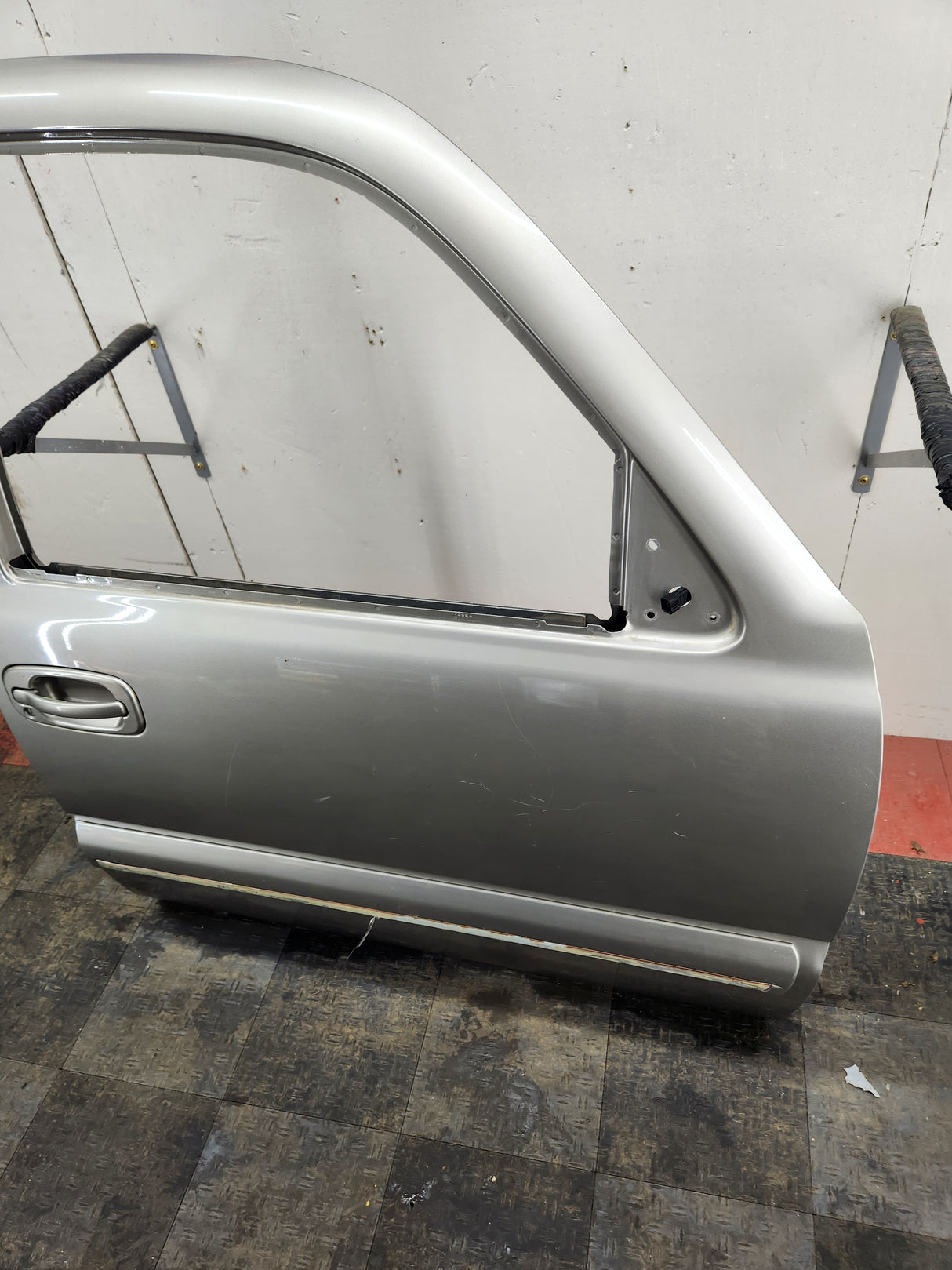 1999-2006 Chevrolet Silverado / GMC Sierra 1500 2500 3500 HD Front Passenger side Door RH