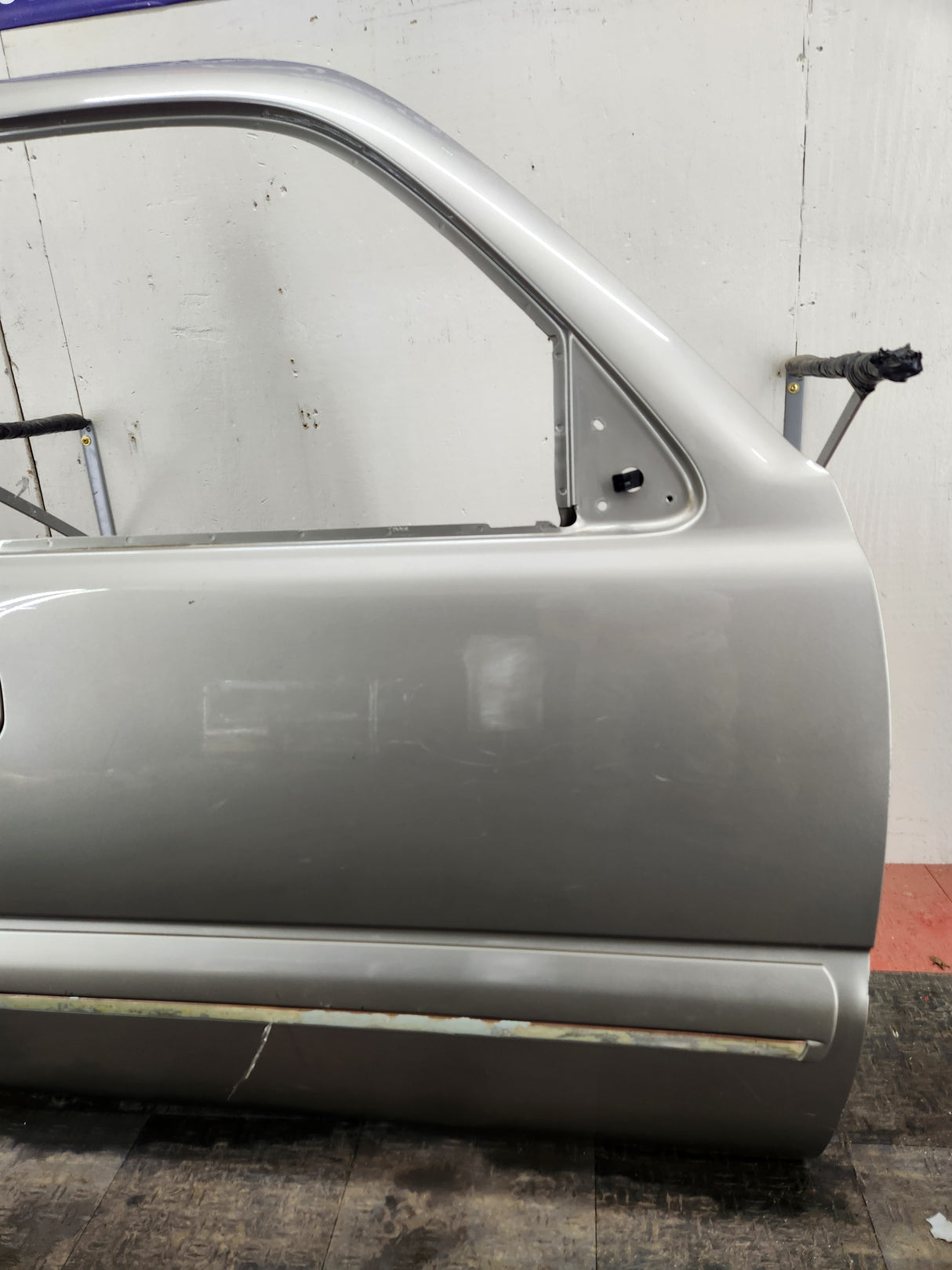 1999-2006 Chevrolet Silverado / GMC Sierra 1500 2500 3500 HD Front Passenger side Door RH