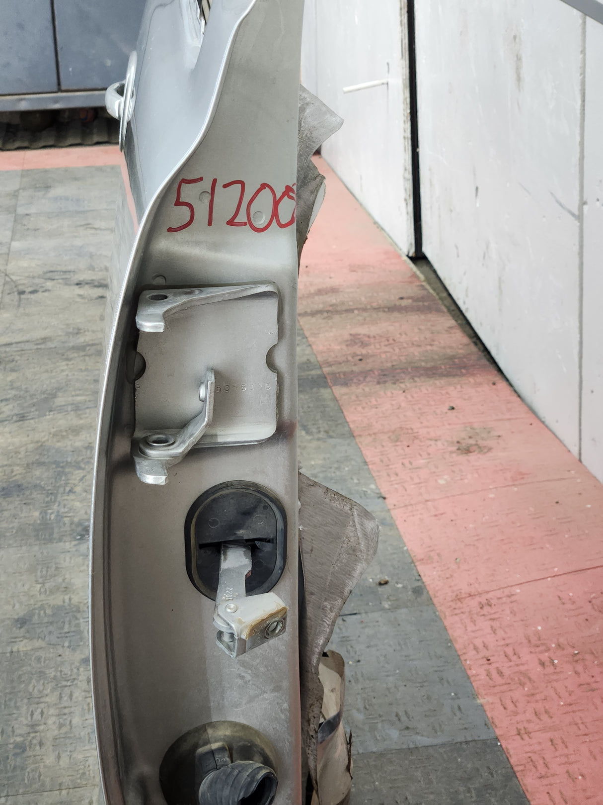 1999-2006 Chevrolet Silverado / GMC Sierra 1500 2500 3500 HD Front Passenger side Door RH