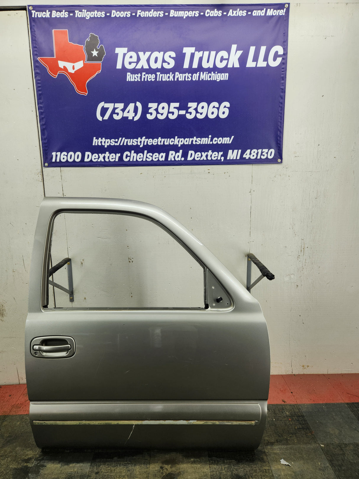1999-2006 Chevrolet Silverado / GMC Sierra 1500 2500 3500 HD Front Passenger side Door RH