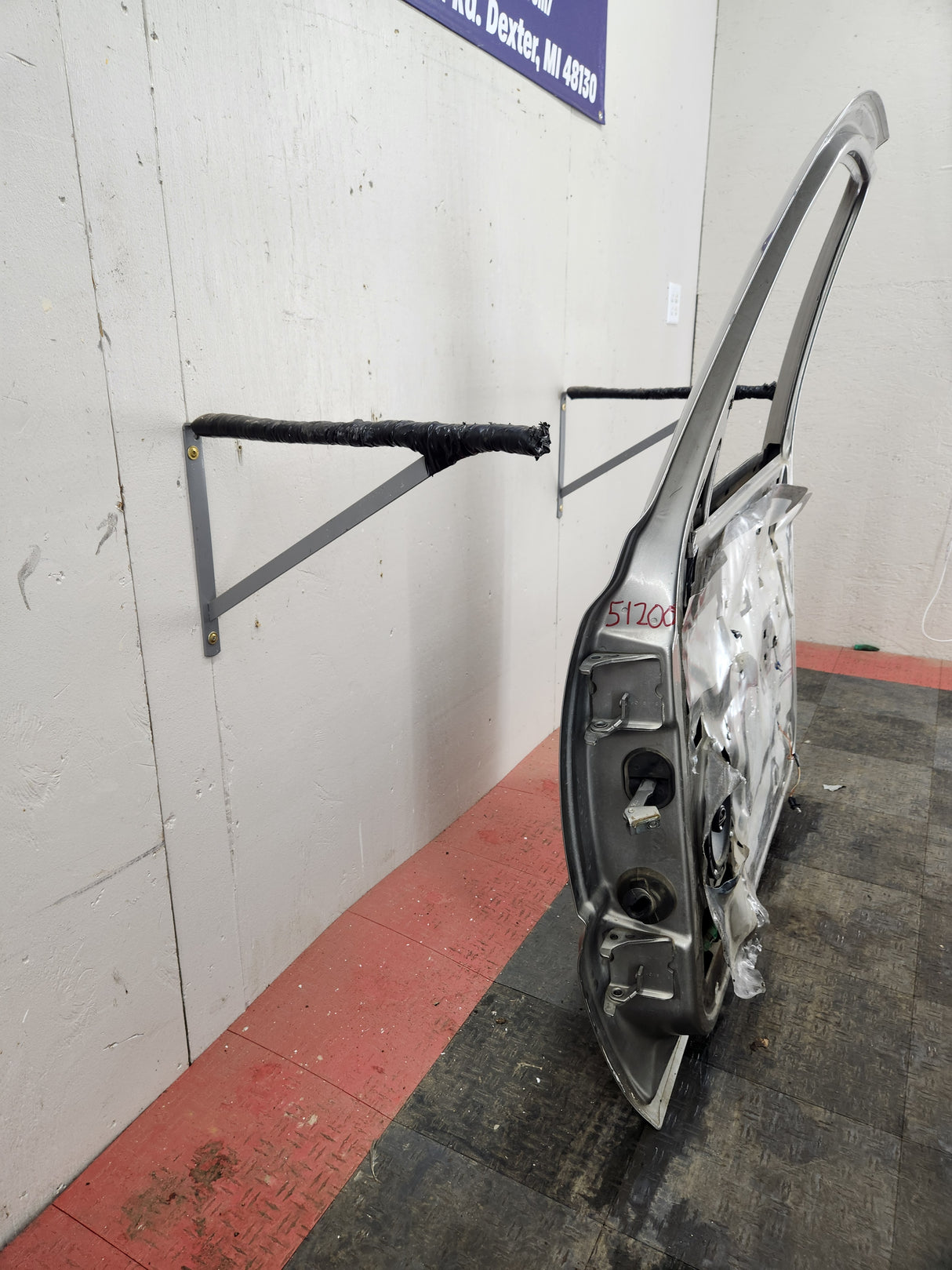 1999-2006 Chevrolet Silverado / GMC Sierra 1500 2500 3500 HD Front Passenger side Door RH
