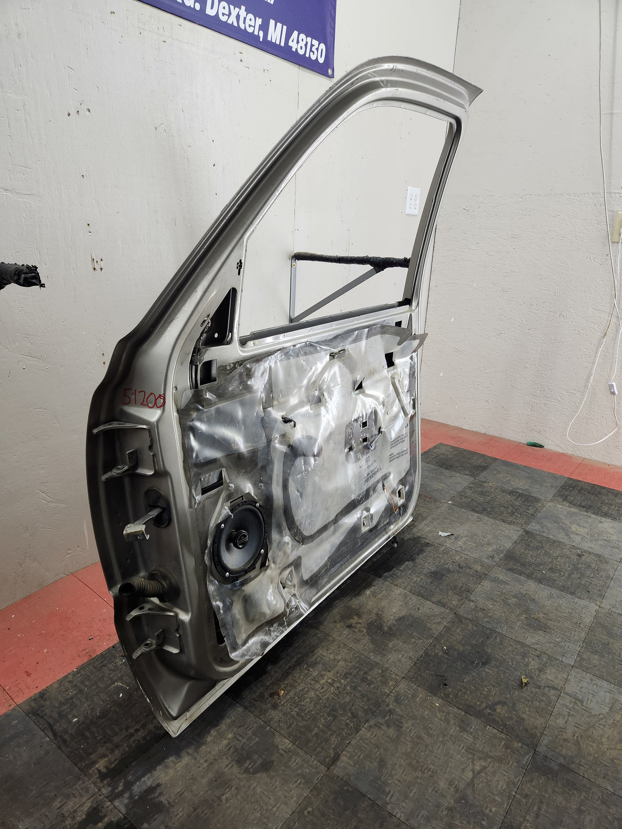 1999-2006 Chevrolet Silverado / GMC Sierra 1500 2500 3500 HD Front Passenger side Door RH