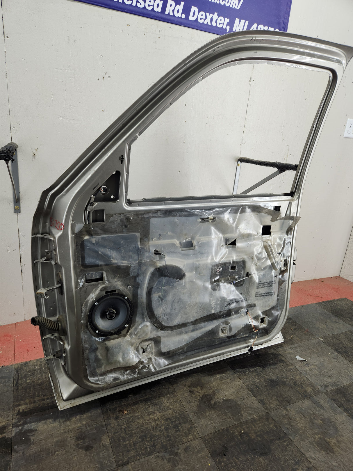 1999-2006 Chevrolet Silverado / GMC Sierra 1500 2500 3500 HD Front Passenger side Door RH