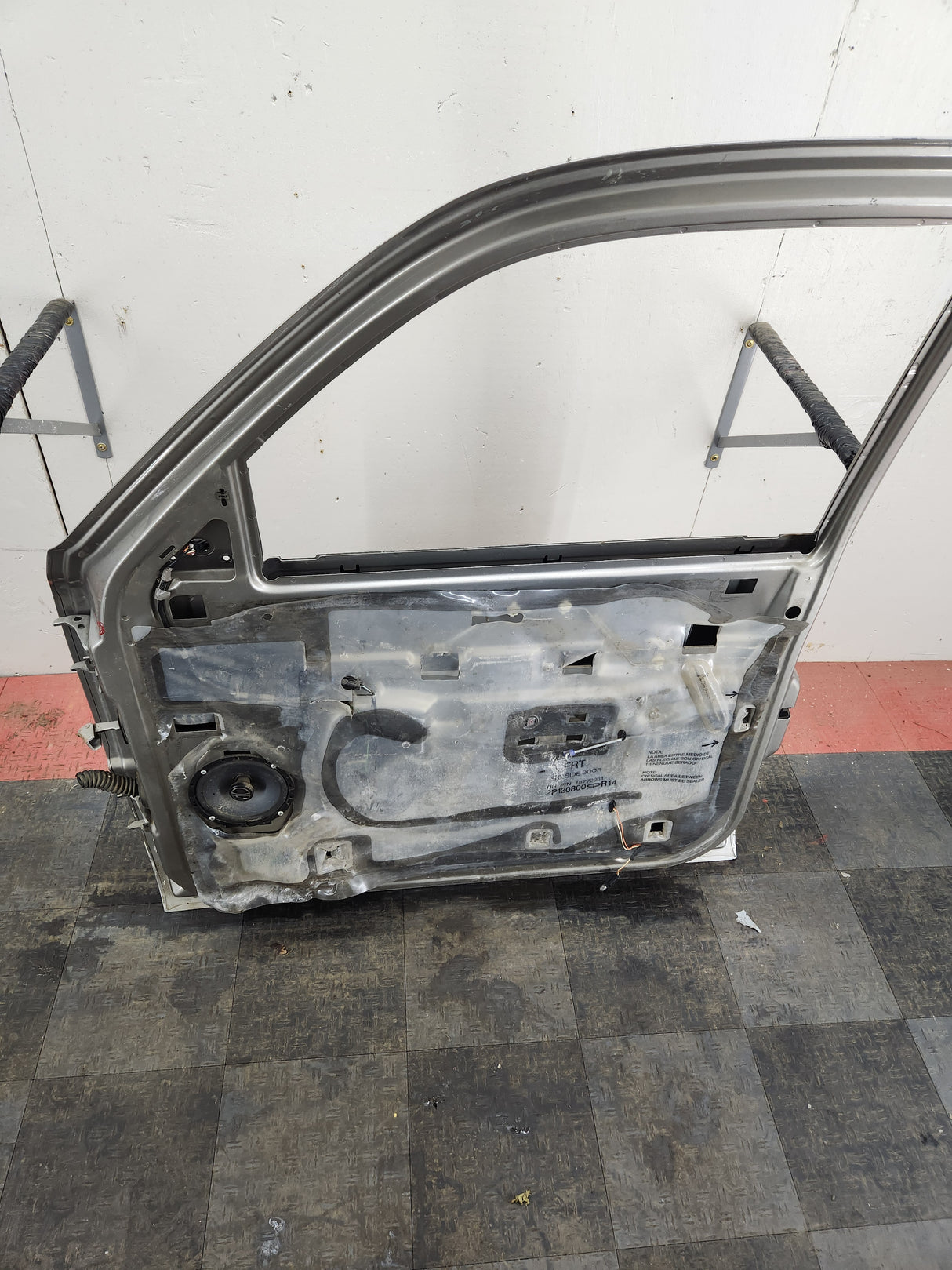 1999-2006 Chevrolet Silverado / GMC Sierra 1500 2500 3500 HD Front Passenger side Door RH