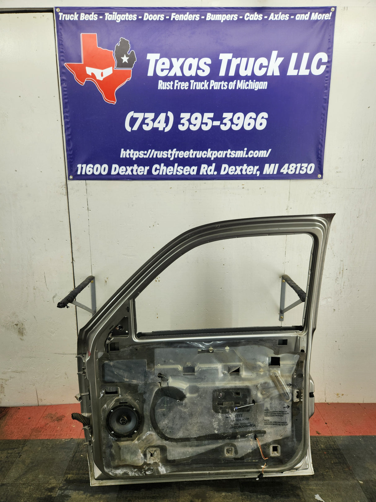 1999-2006 Chevrolet Silverado / GMC Sierra 1500 2500 3500 HD Front Passenger side Door RH