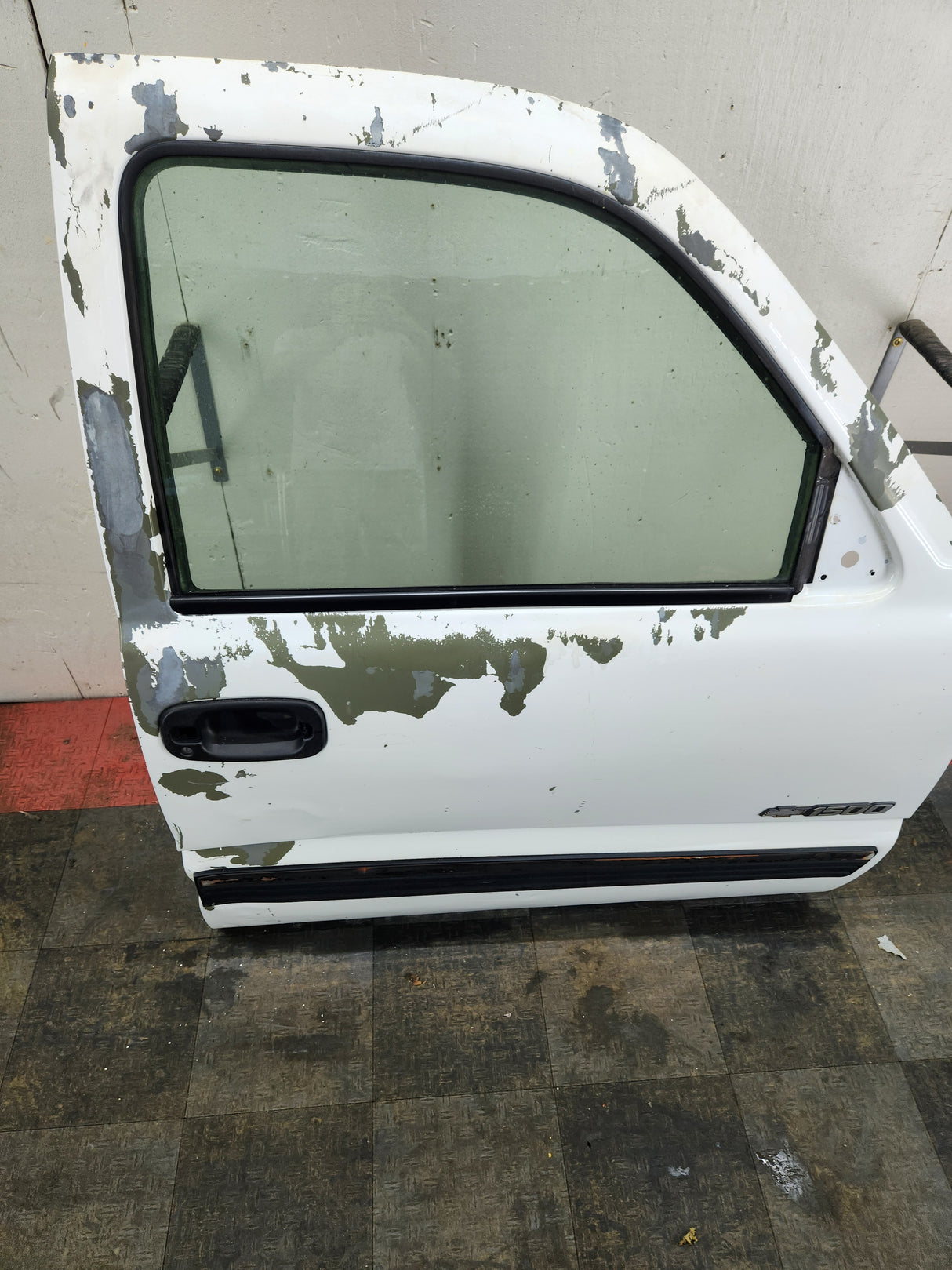 1999-2006 Chevrolet Silverado / GMC Sierra 1500 2500 3500 HD Front Passenger side Door RH