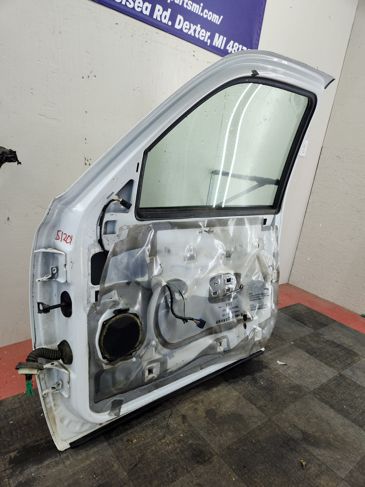 1999-2006 Chevrolet Silverado / GMC Sierra 1500 2500 3500 HD Front Passenger side Door RH
