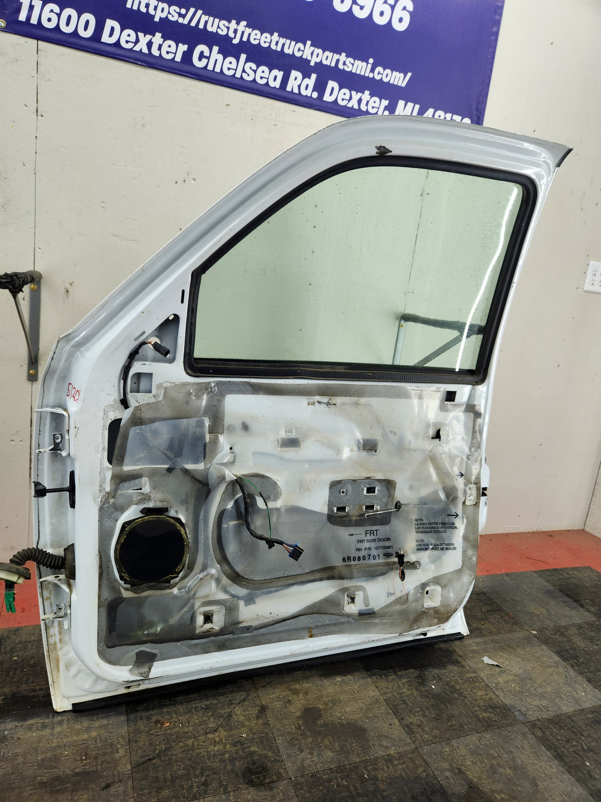 1999-2006 Chevrolet Silverado / GMC Sierra 1500 2500 3500 HD Front Passenger side Door RH