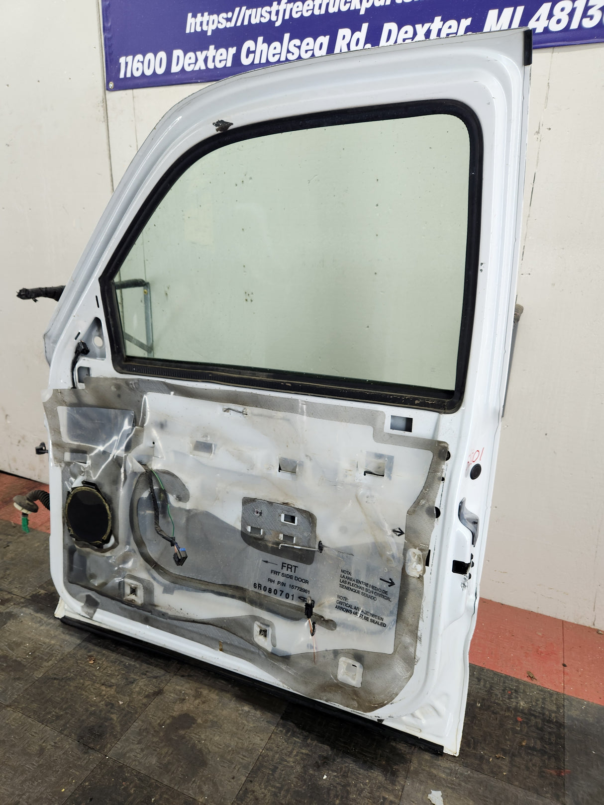 1999-2006 Chevrolet Silverado / GMC Sierra 1500 2500 3500 HD Front Passenger side Door RH