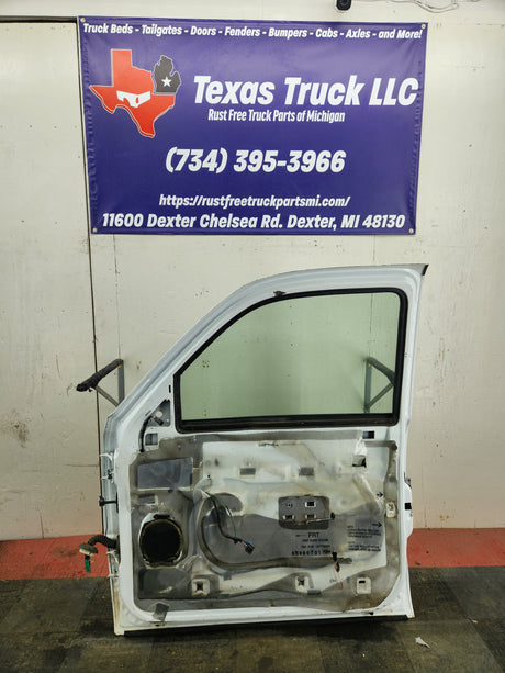 1999-2006 Chevrolet Silverado / GMC Sierra 1500 2500 3500 HD Front Passenger side Door RH