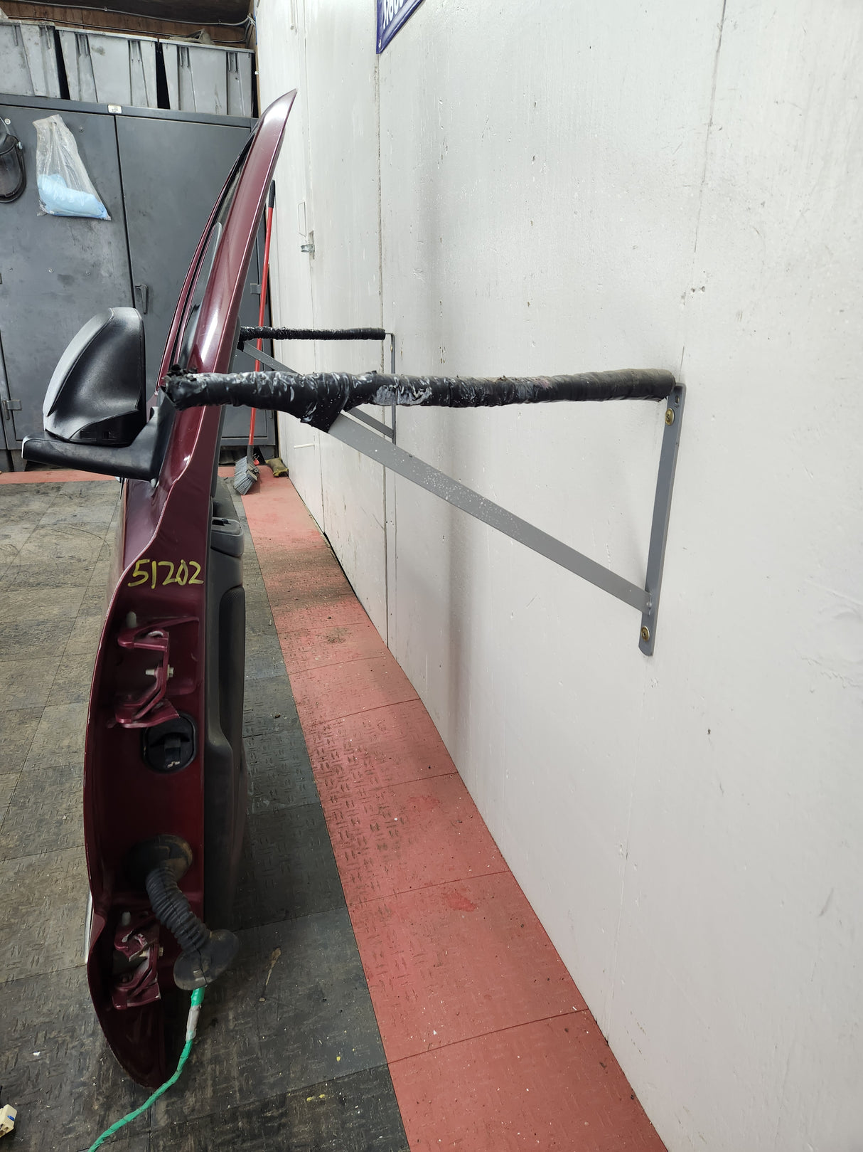 1999-2006 Chevrolet Silverado / GMC Sierra 1500 2500 3500 HD Front Passenger side Door RH