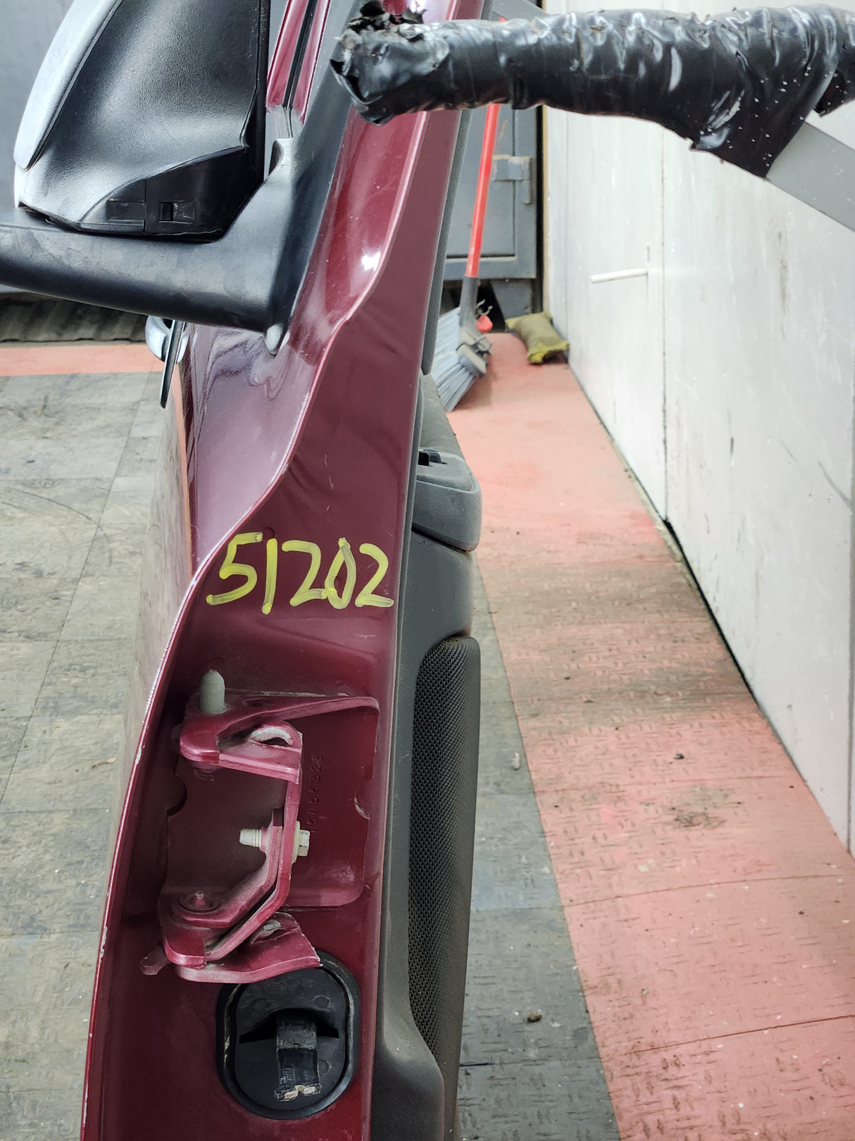 1999-2006 Chevrolet Silverado / GMC Sierra 1500 2500 3500 HD Front Passenger side Door RH
