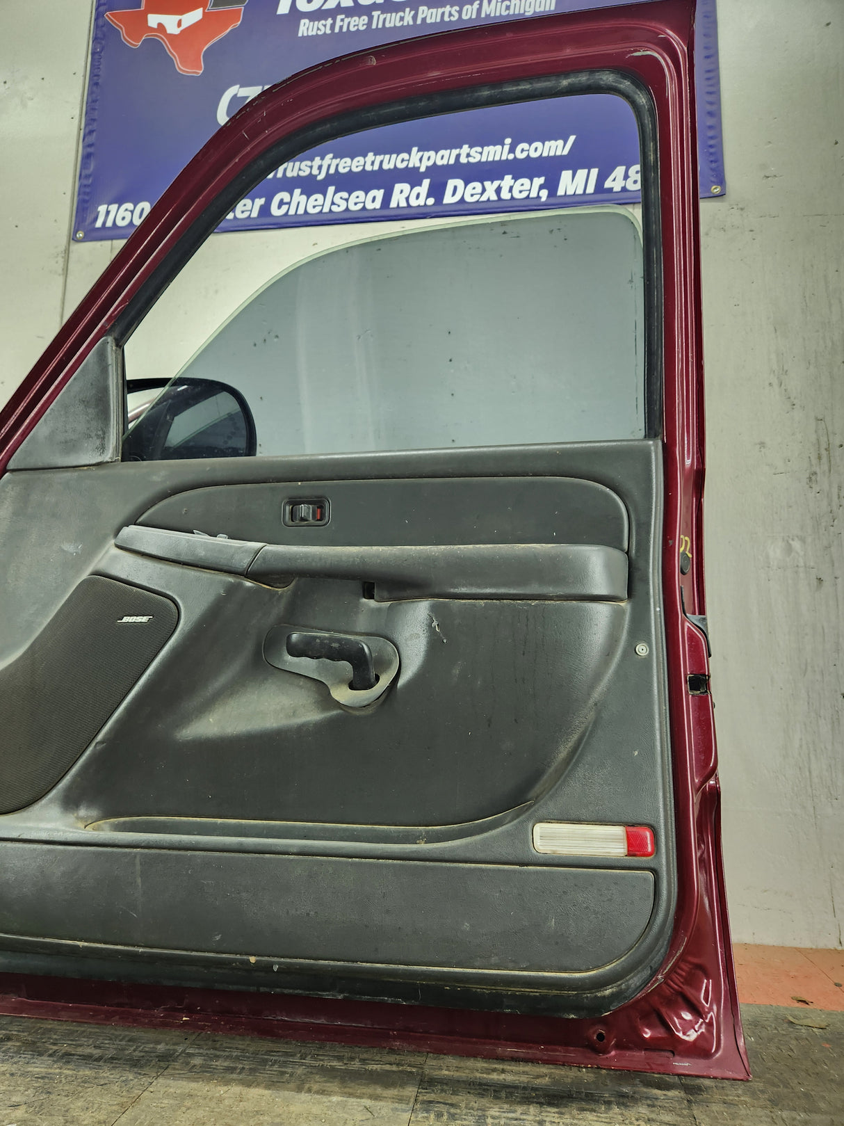 1999-2006 Chevrolet Silverado / GMC Sierra 1500 2500 3500 HD Front Passenger side Door RH