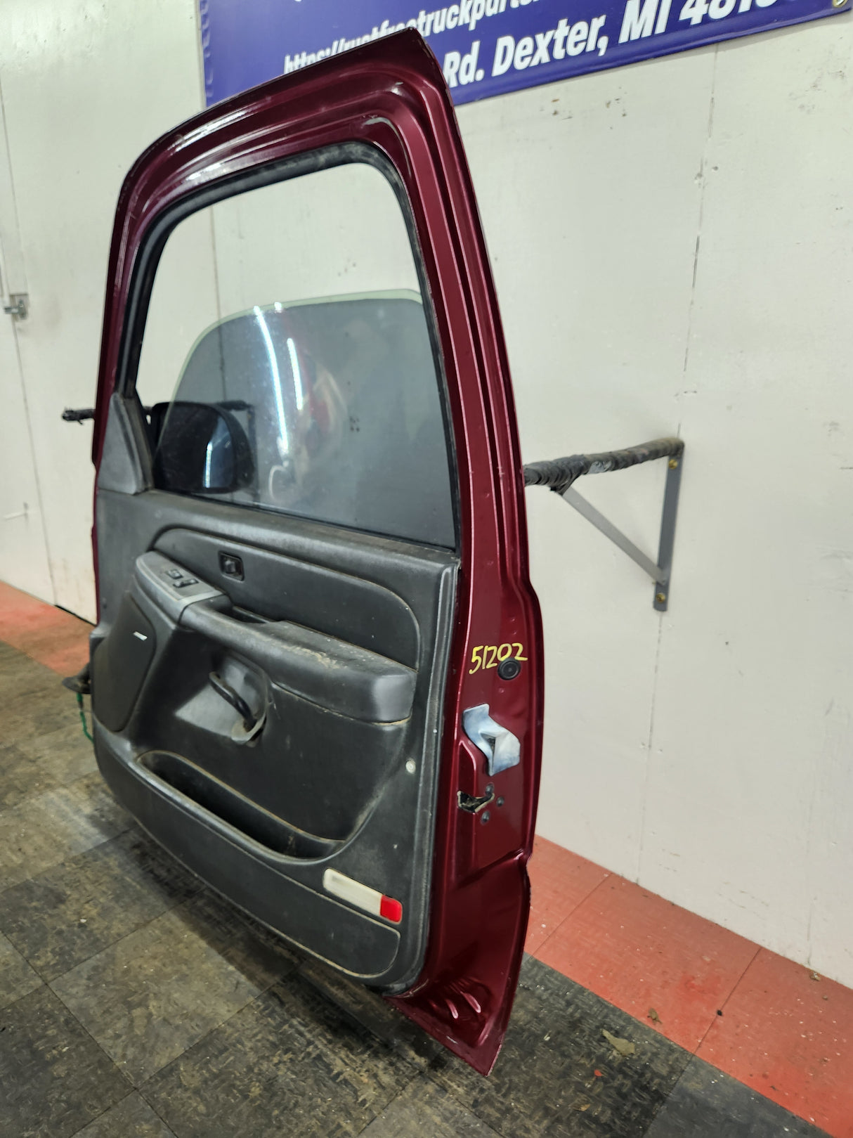 1999-2006 Chevrolet Silverado / GMC Sierra 1500 2500 3500 HD Front Passenger side Door RH