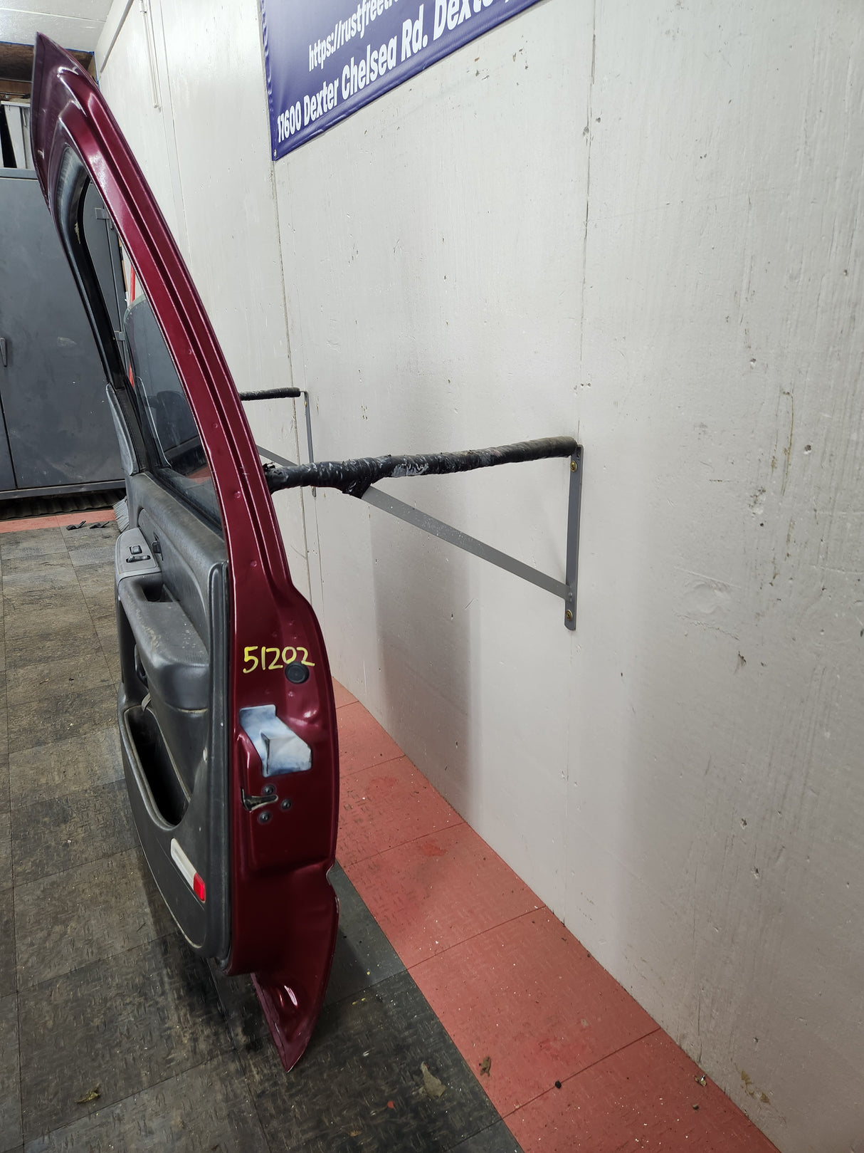 1999-2006 Chevrolet Silverado / GMC Sierra 1500 2500 3500 HD Front Passenger side Door RH