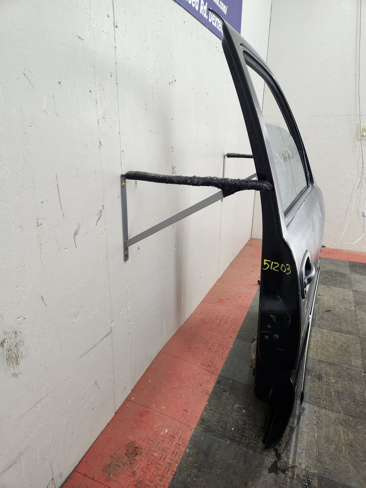 1999-2006 Chevrolet Silverado / GMC Sierra 1500 2500 3500 HD Front Passenger side Door RH