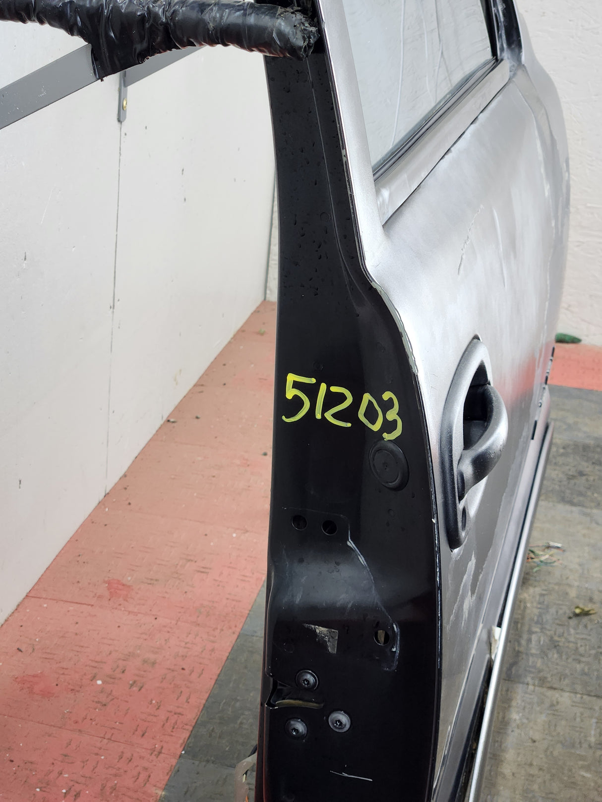 1999-2006 Chevrolet Silverado / GMC Sierra 1500 2500 3500 HD Front Passenger side Door RH
