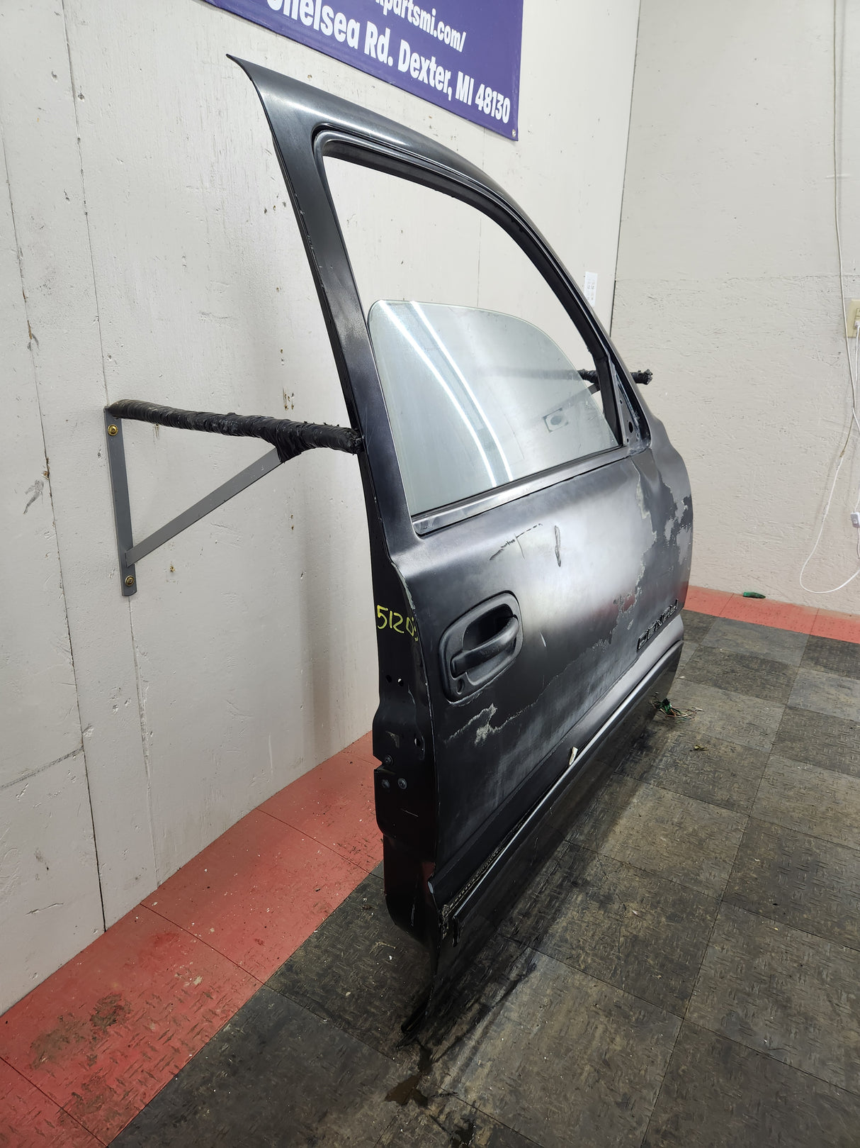 1999-2006 Chevrolet Silverado / GMC Sierra 1500 2500 3500 HD Front Passenger side Door RH