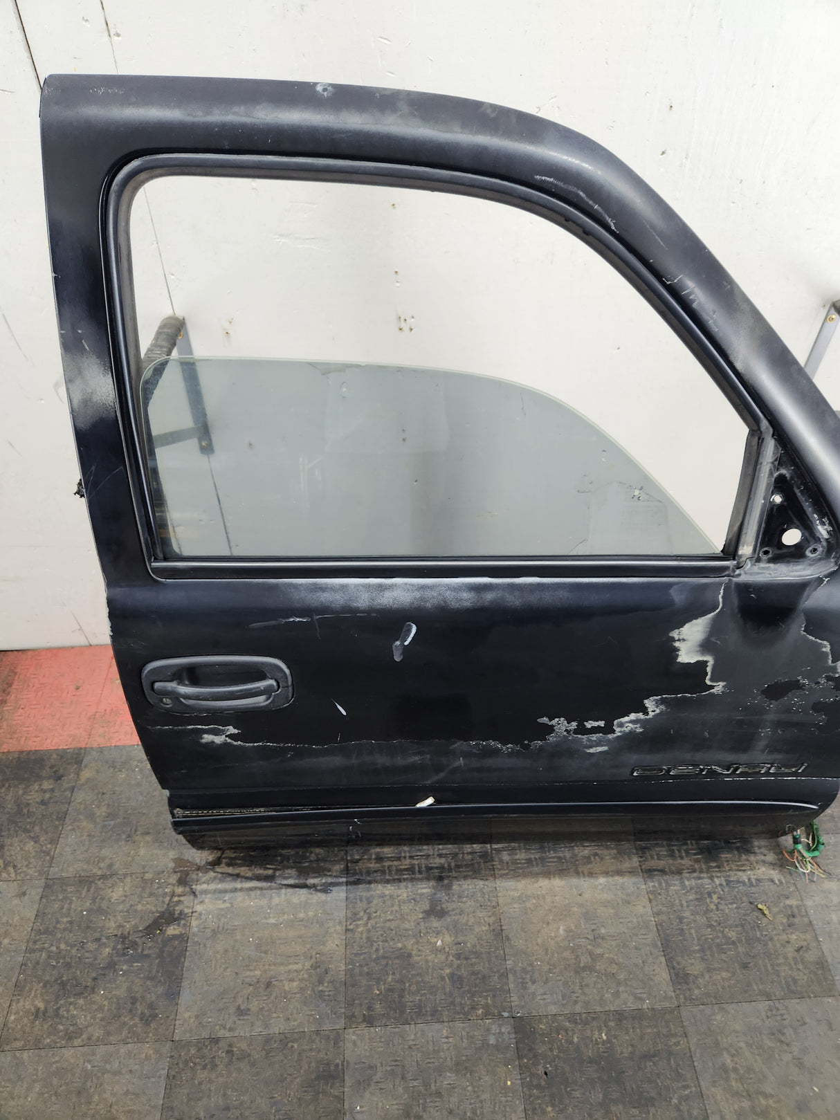 1999-2006 Chevrolet Silverado / GMC Sierra 1500 2500 3500 HD Front Passenger side Door RH